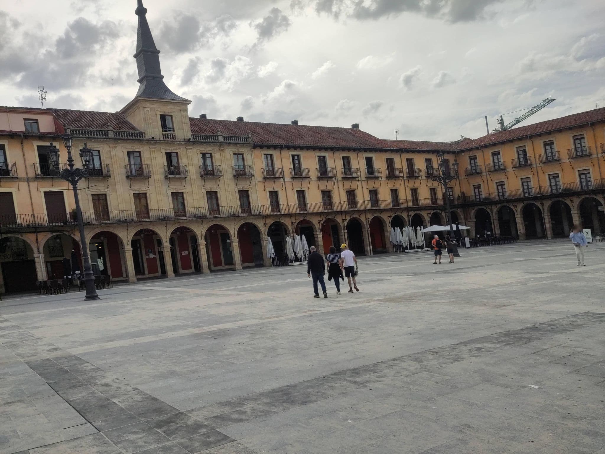 Street view near Hotel NH Collection, León — © marcuscalabresus (CC BY-SA · Mapillary)
