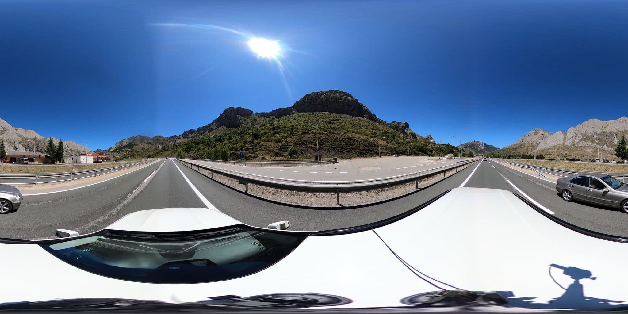 Street view near El hotelito, Villamanín — © sanjorgepinho (CC BY-SA · Mapillary)