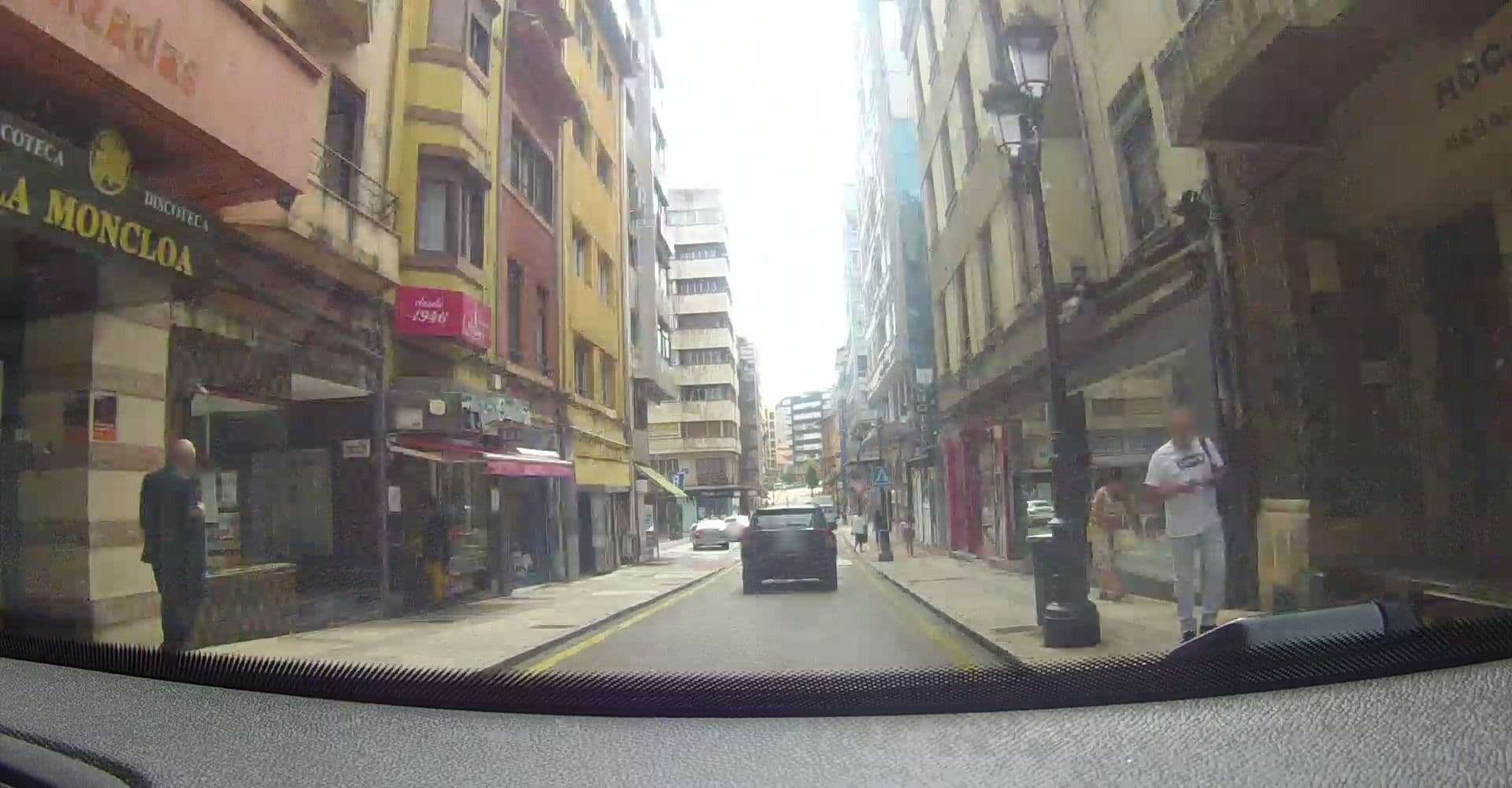 Street view near Hotel Longoria Plaza Oviedo, Oviedo — © VincentVE (CC BY-SA · Mapillary)