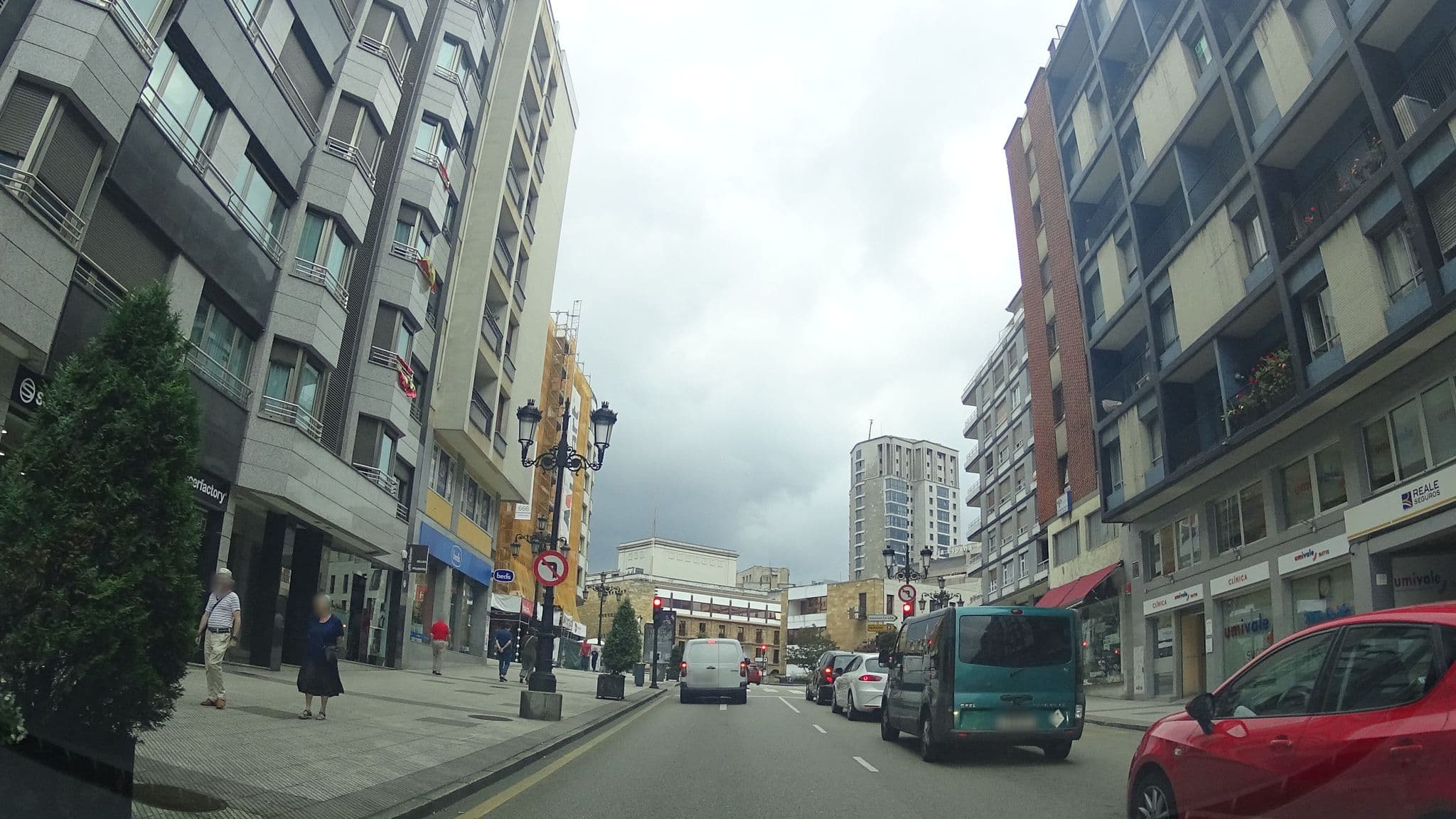 Street view near Sol Melia, Oviedo — © robertogeb (CC BY-SA · Mapillary)