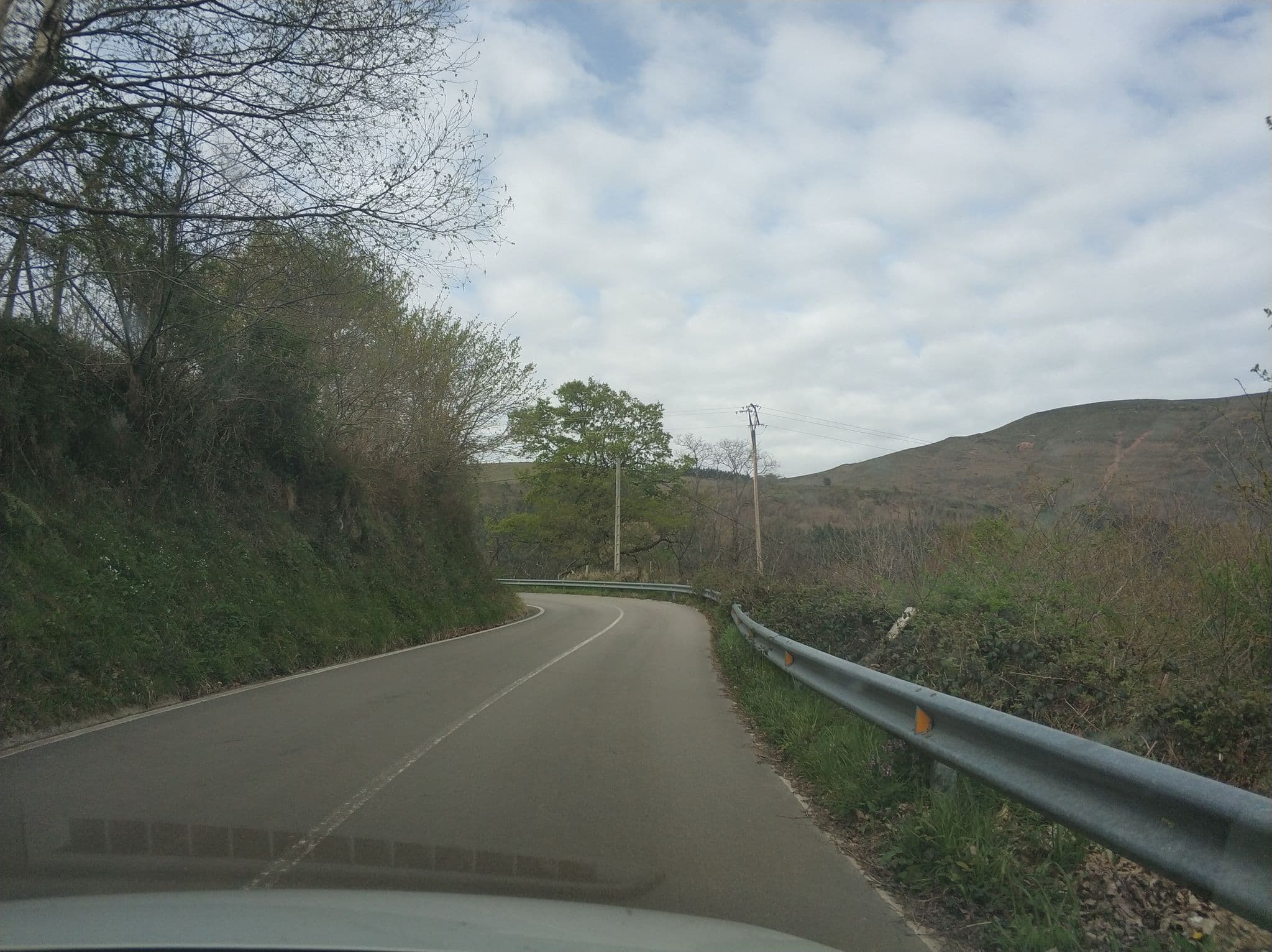 Street view near Albergue Cabuerniaventura, Cabezón de la Sal — © sanchi (CC BY-SA · Mapillary)