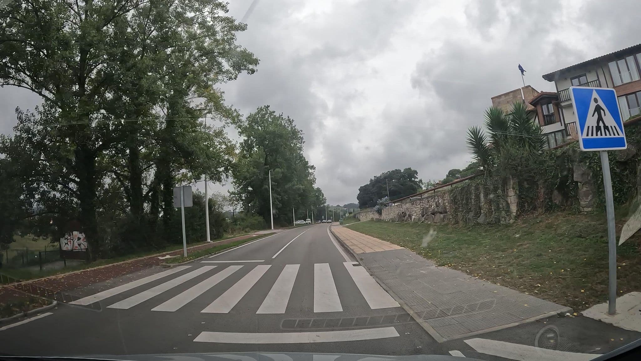 Street view near Estela De Altamira, Apartamentos, Santillana — © vinisa (CC BY-SA · Mapillary)