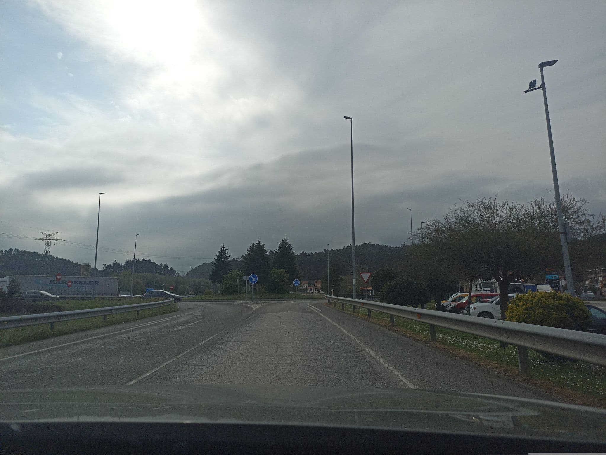 Street view near Posasa La Venta De Quijas, Luzmela — © toniserra (CC BY-SA · Mapillary)