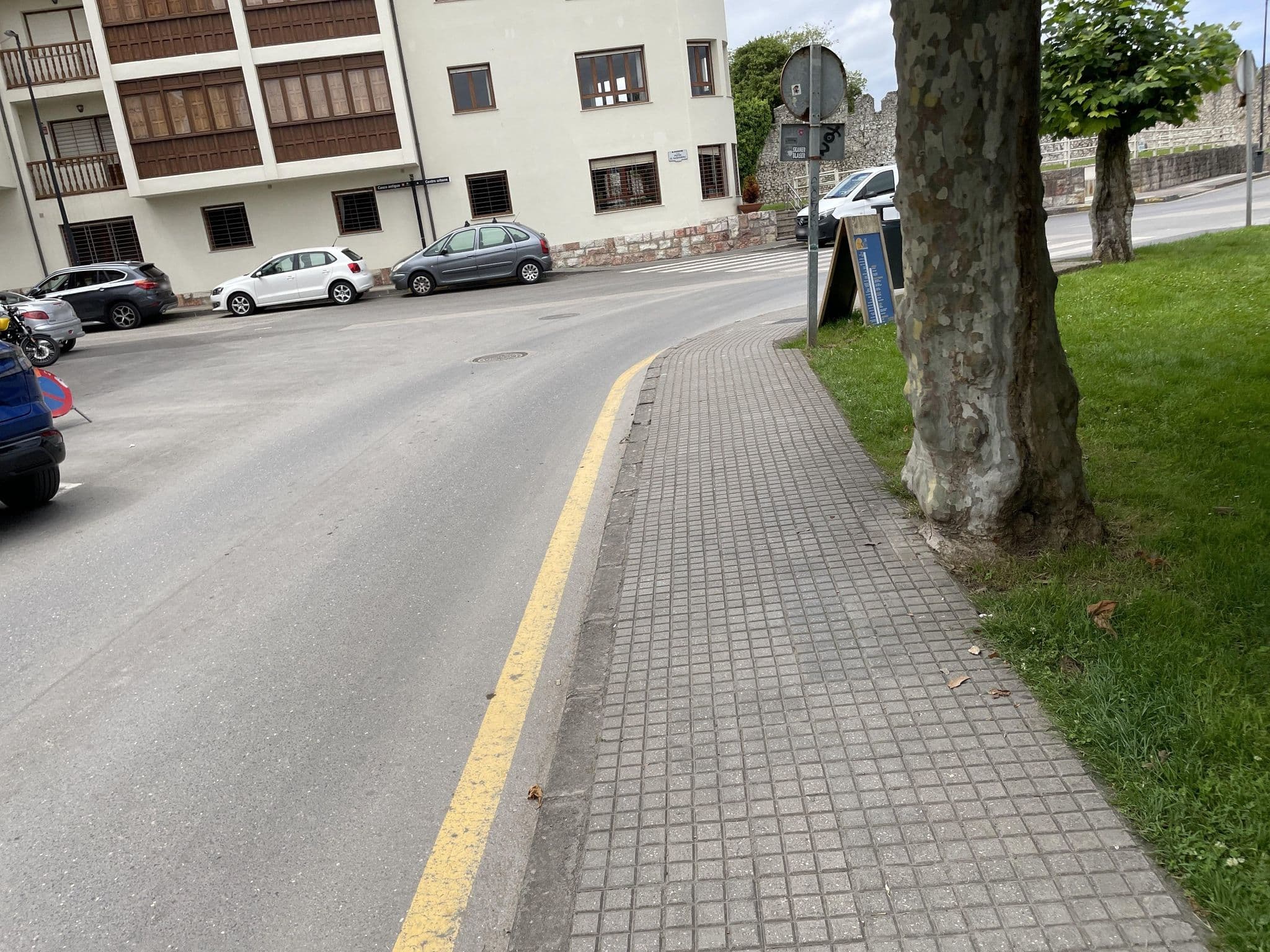 Street view near Hotel Peñablanca, Llanes — © seraq (CC BY-SA · Mapillary)