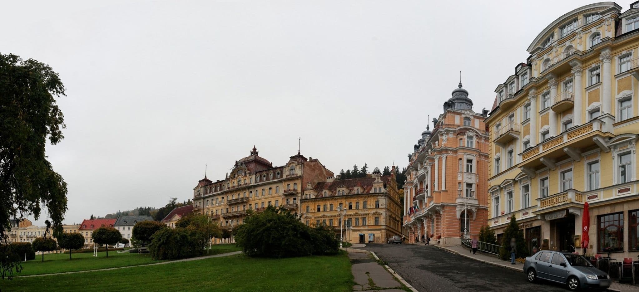 Street view near Hvězda Imperial, Mariánské Lázně — © txllxt (CC BY-SA · Mapillary)