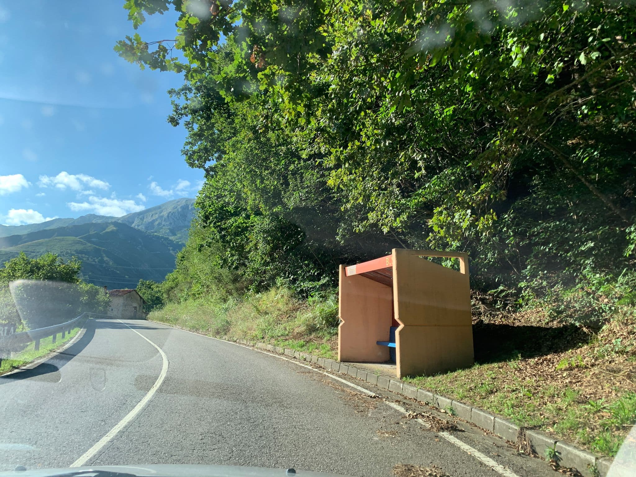 Street view near Conjunto de Turismo Rural la Tablá, Llanes — © robot8a (CC BY-SA · Mapillary)