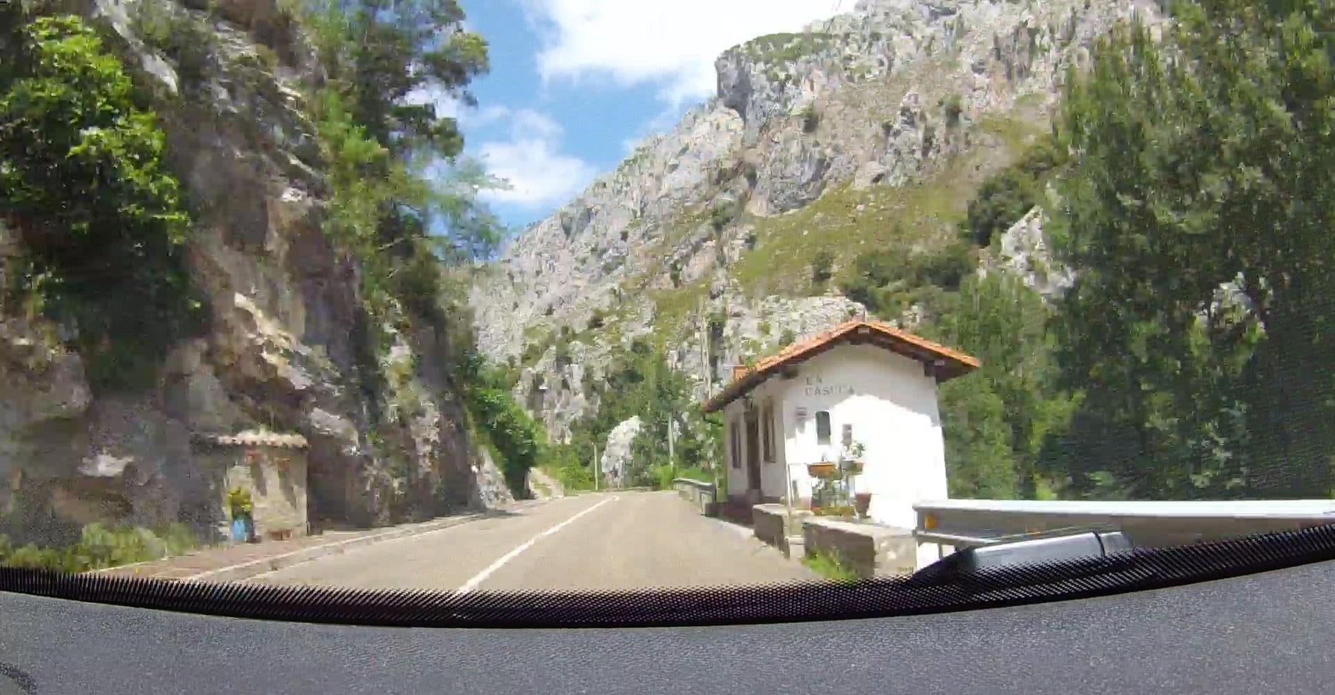 Street view near Hospedaje Marisa, Potes — © VincentVE (CC BY-SA · Mapillary)
