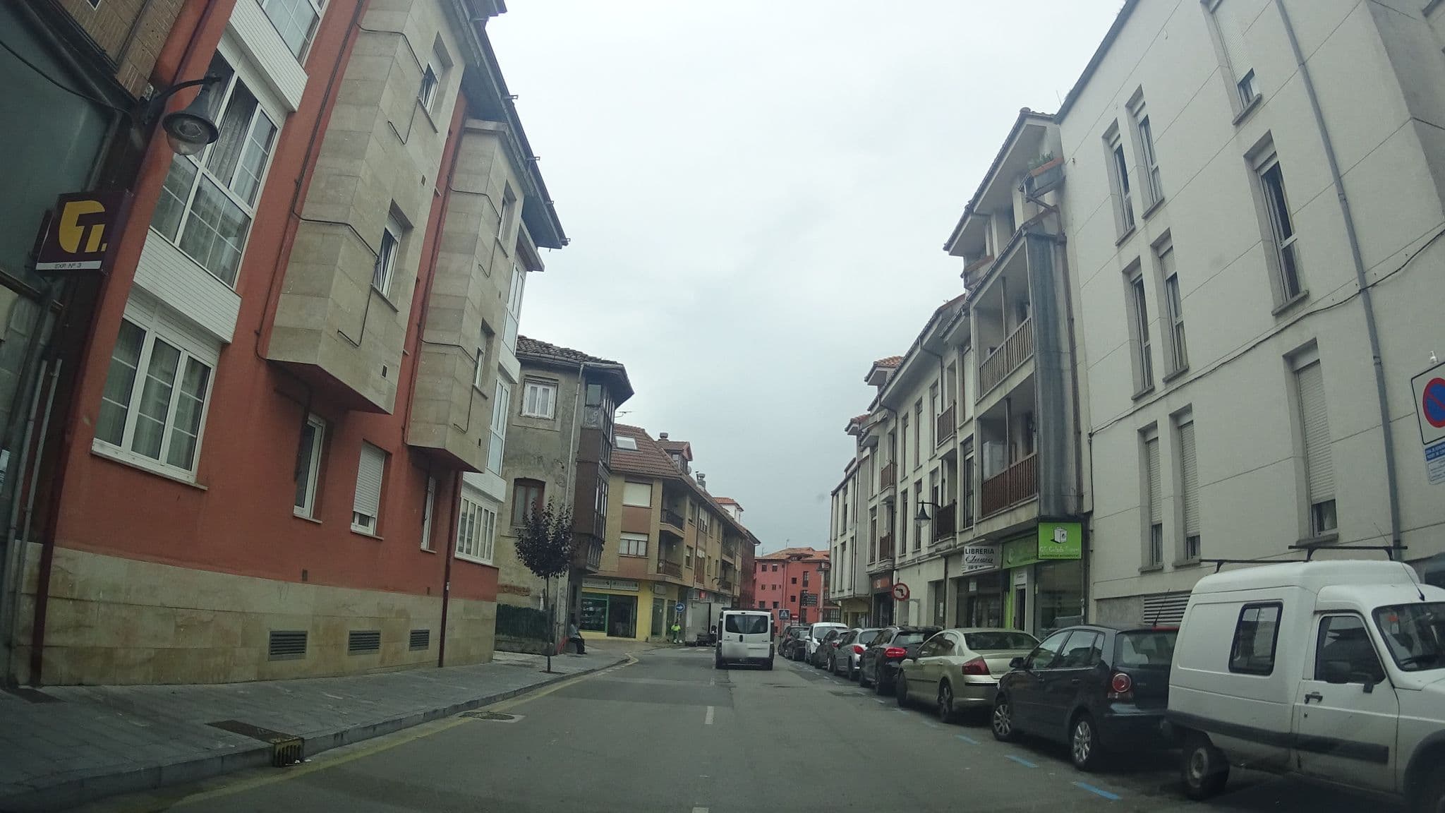 Street view near Emyrent I Llanes, Llanes — © robertogeb (CC BY-SA · Mapillary)
