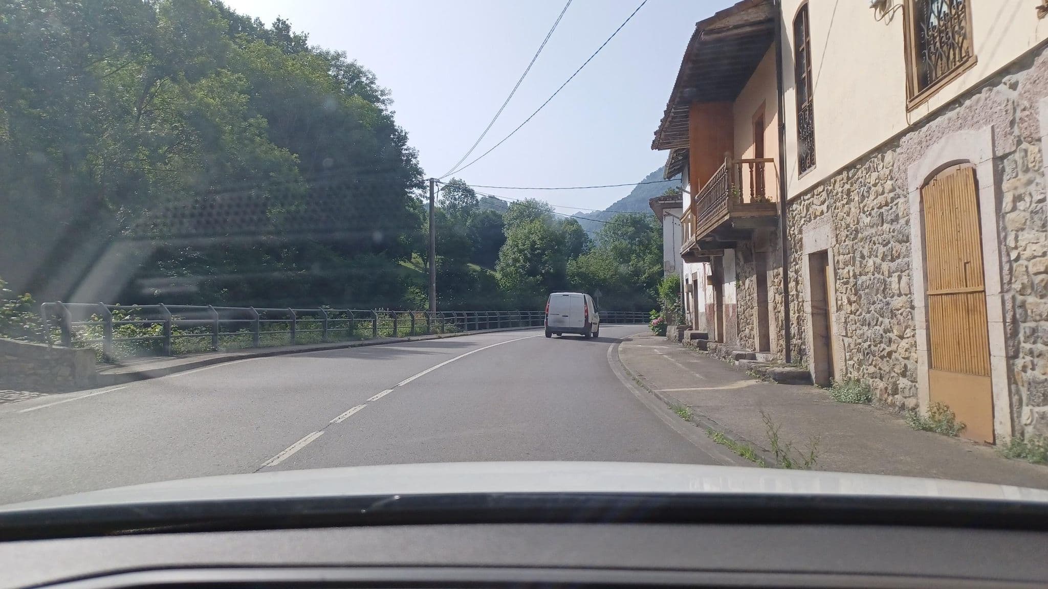 Street view near Parada Bus La Riera Covadonga-H.Peñalba, Cangas de Onís — © normanm (CC BY-SA · Mapillary)
