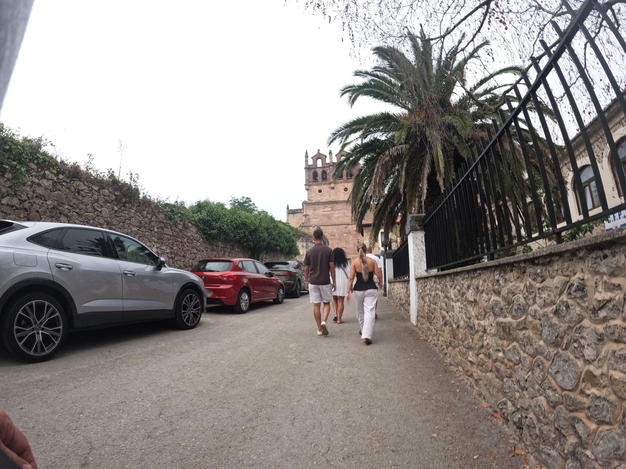 Street view near Albergue El Galeón, San Vicente de la Barquera — © vinisa (CC BY-SA · Mapillary)