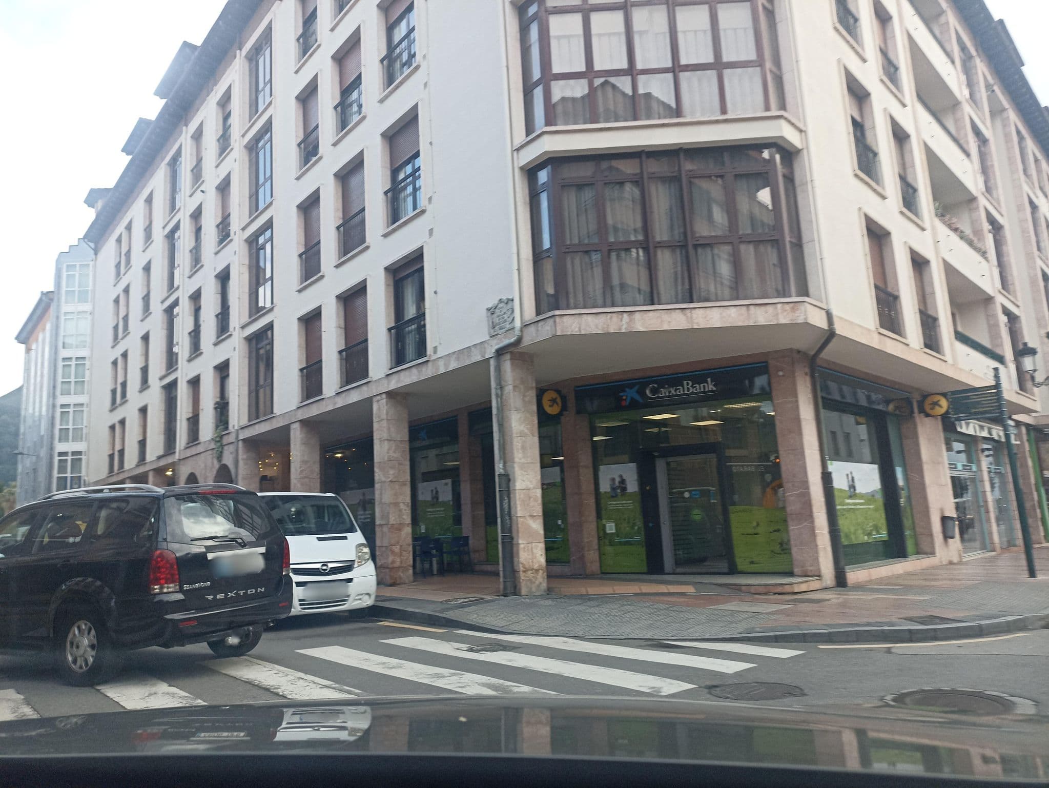 Street view near Hotel La Reconquista, Cangas de Onís — © toniserra (CC BY-SA · Mapillary)