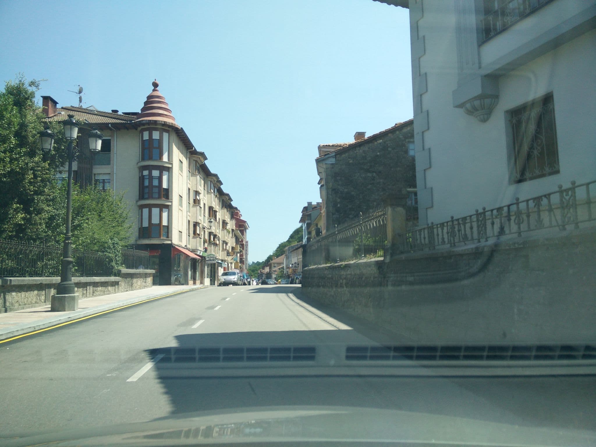 Street view near Hotel Peña Santa, Cangas de Onís — © txenoo (CC BY-SA · Mapillary)