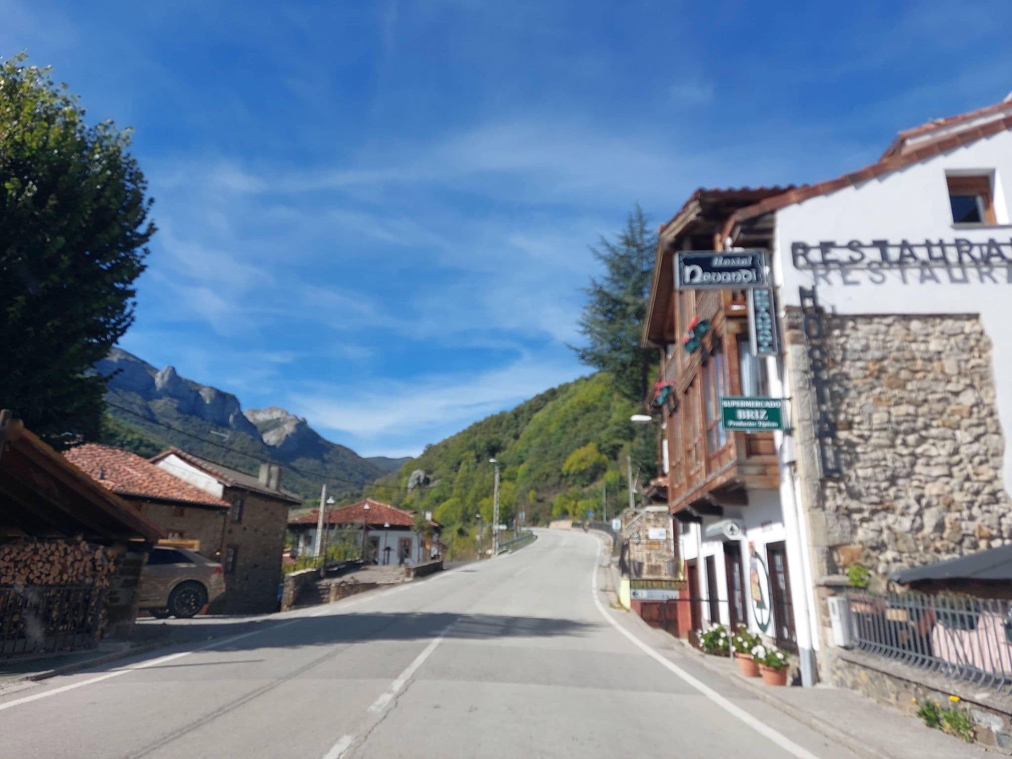 Street view near Apartamentos Hostal Restaurante Nevandi, Potes — © 5rmft (CC BY-SA · Mapillary)
