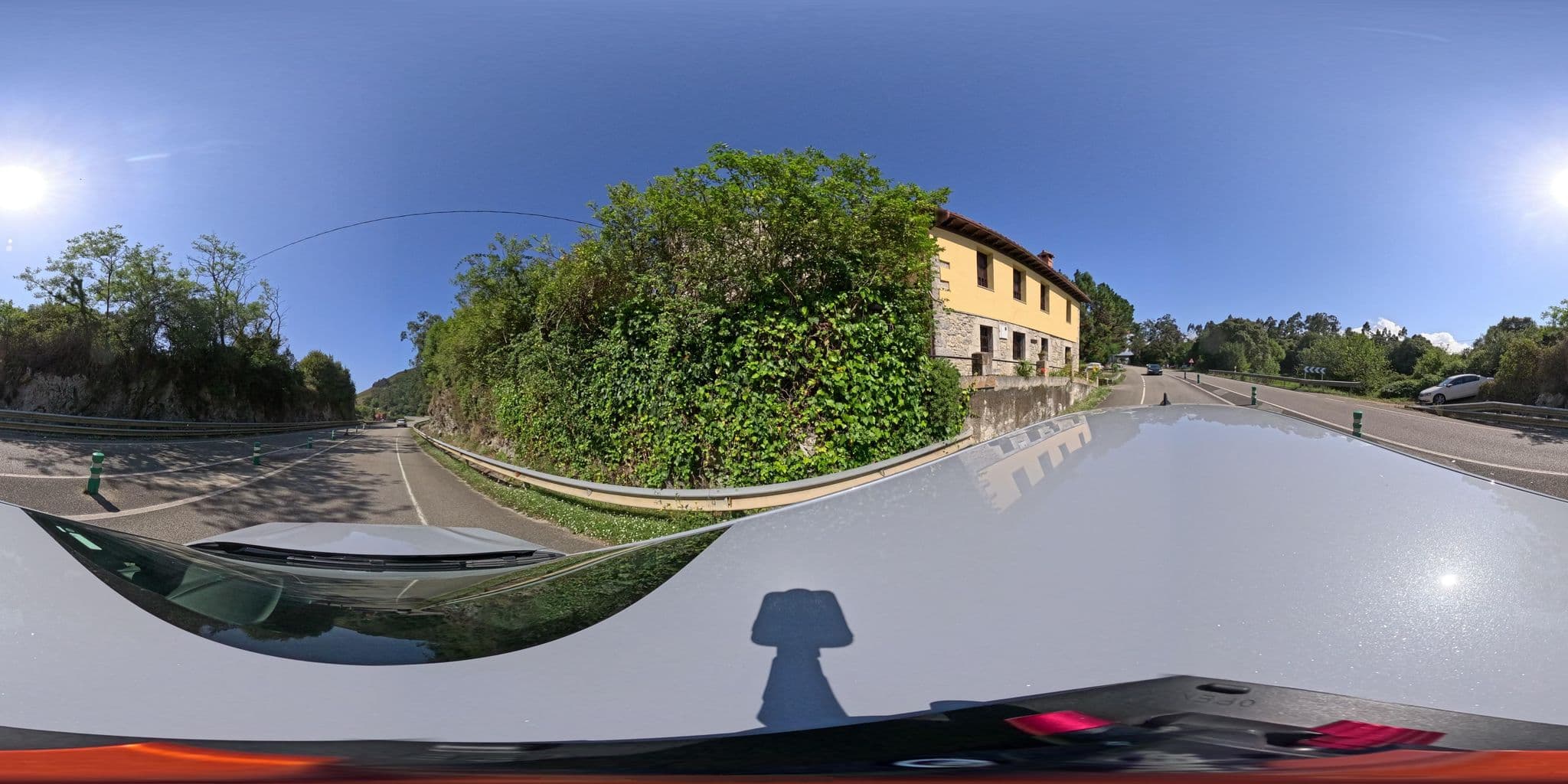 Street view near El Pontarron Apartamentos, San Vicente de la Barquera — © yannakis (CC BY-SA · Mapillary)