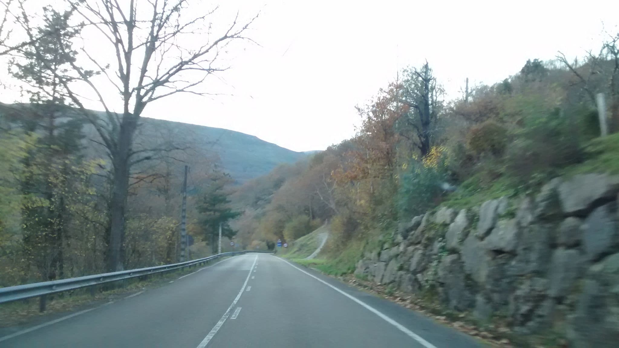 Street view near Muddy Boots Casa Jesus, Luzmela — © egofer (CC BY-SA · Mapillary)
