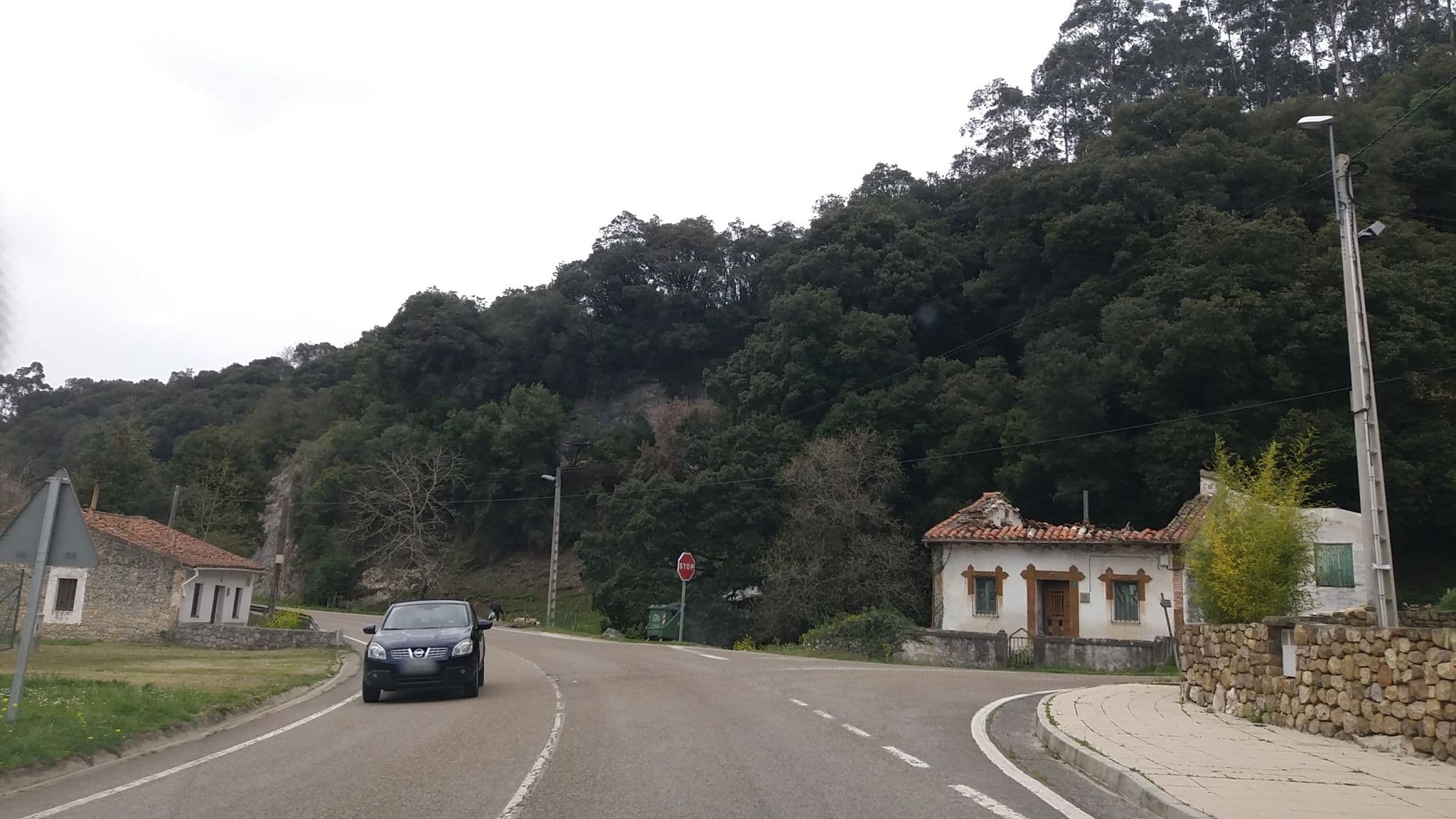 Street view near Posada El Salin, San Vicente de la Barquera — © egofer (CC BY-SA · Mapillary)