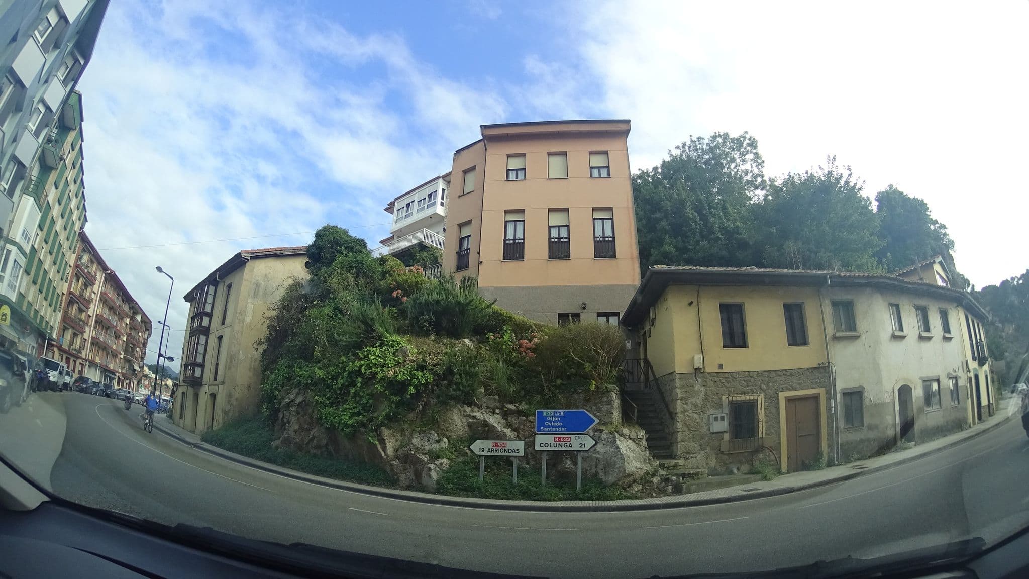 Street view near Hotel Derly Ribadesella, Ribadesella — © robertogeb (CC BY-SA · Mapillary)
