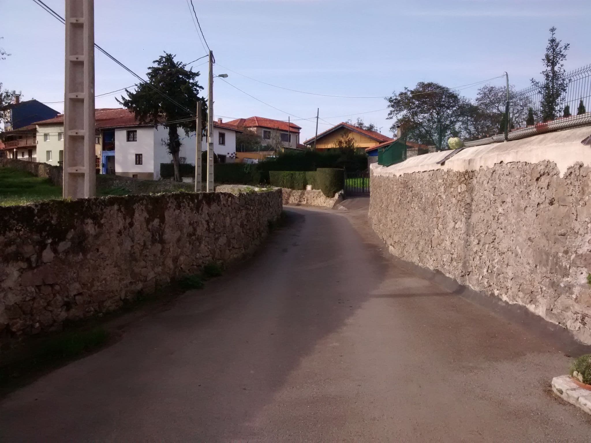 Street view near Hotel Rural Gallu Juanchu, Colunga — © eneas (CC BY-SA · Mapillary)
