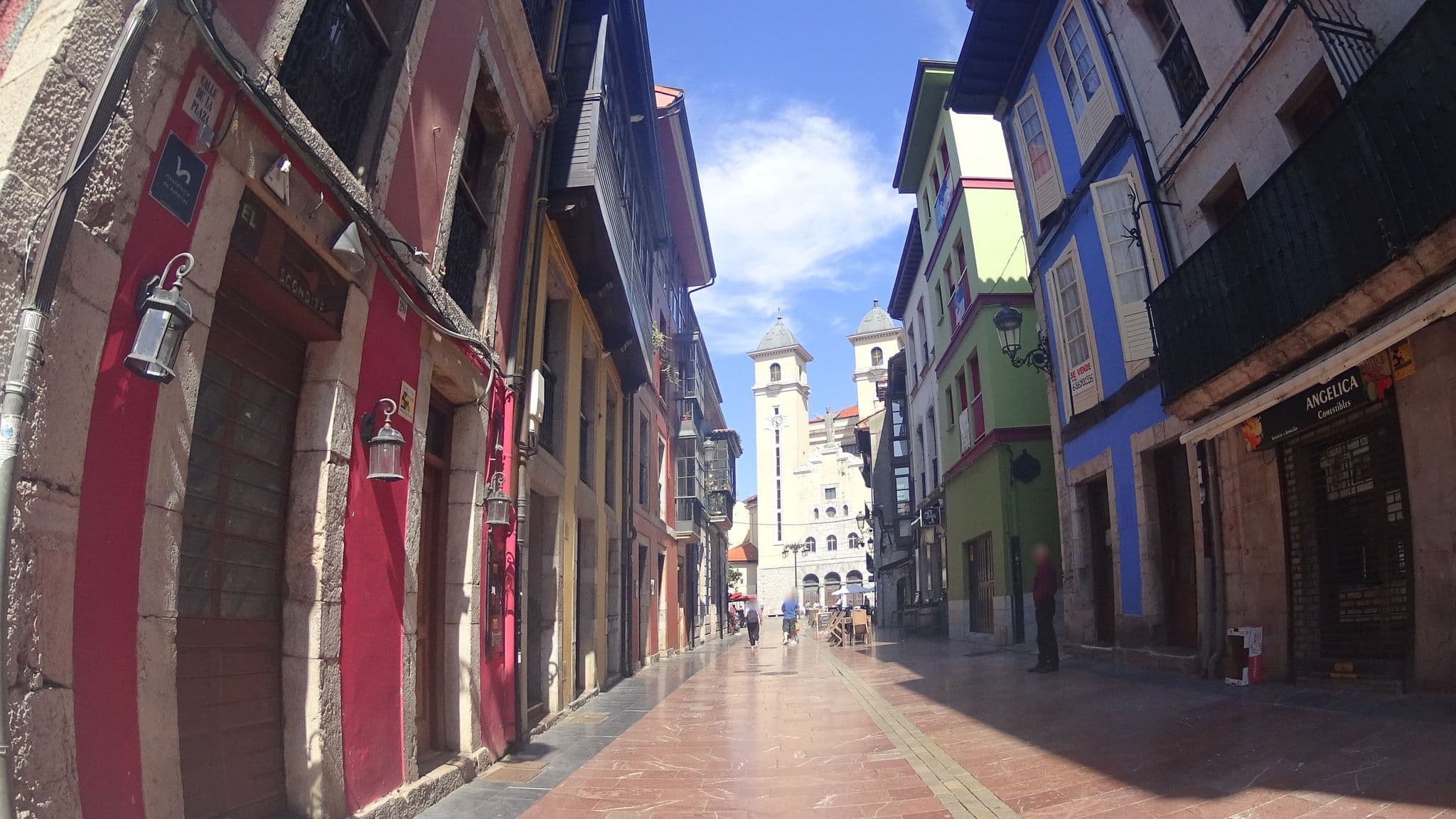 Street view near Aptos. Casa Angélica, Ribadesella — © robertogeb (CC BY-SA · Mapillary)