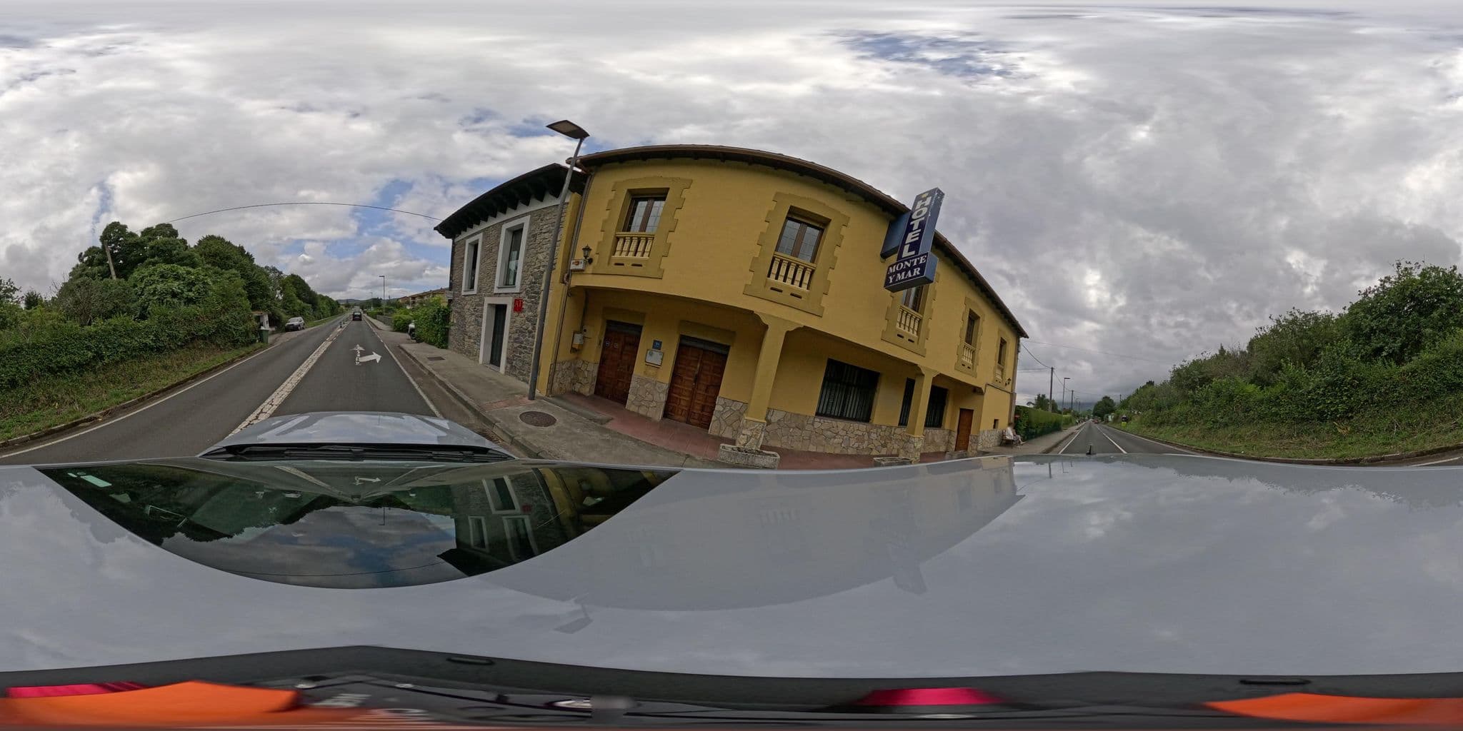 Street view near Bahía, Colunga — © yannakis (CC BY-SA · Mapillary)