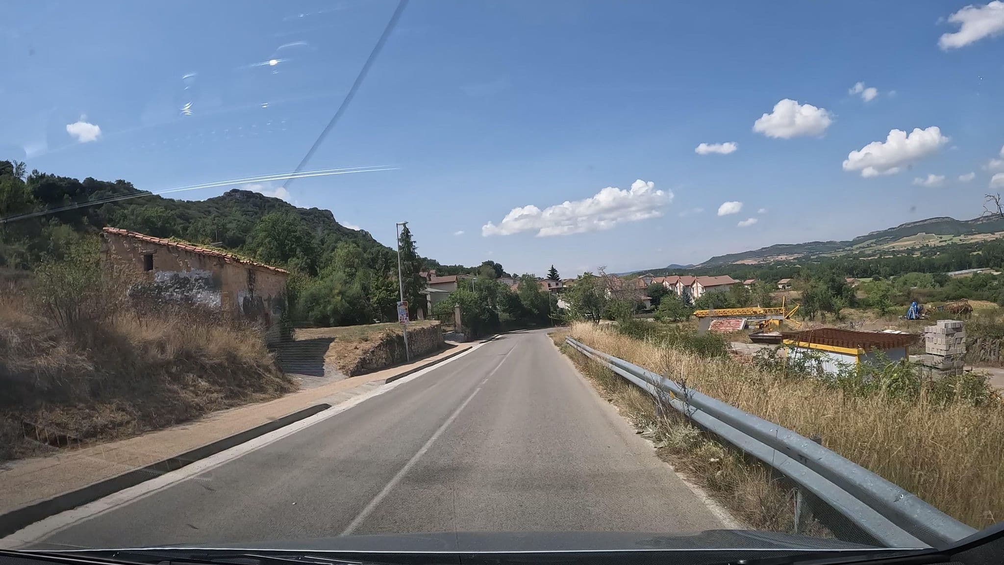 Street view near Hostal, Trespaderne — © vinisa (CC BY-SA · Mapillary)