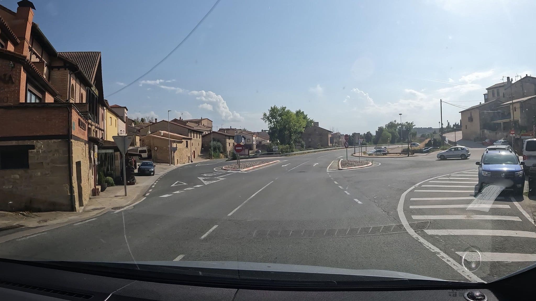 Street view near Agroturismo Valdelana, Cenicero — © vinisa (CC BY-SA · Mapillary)