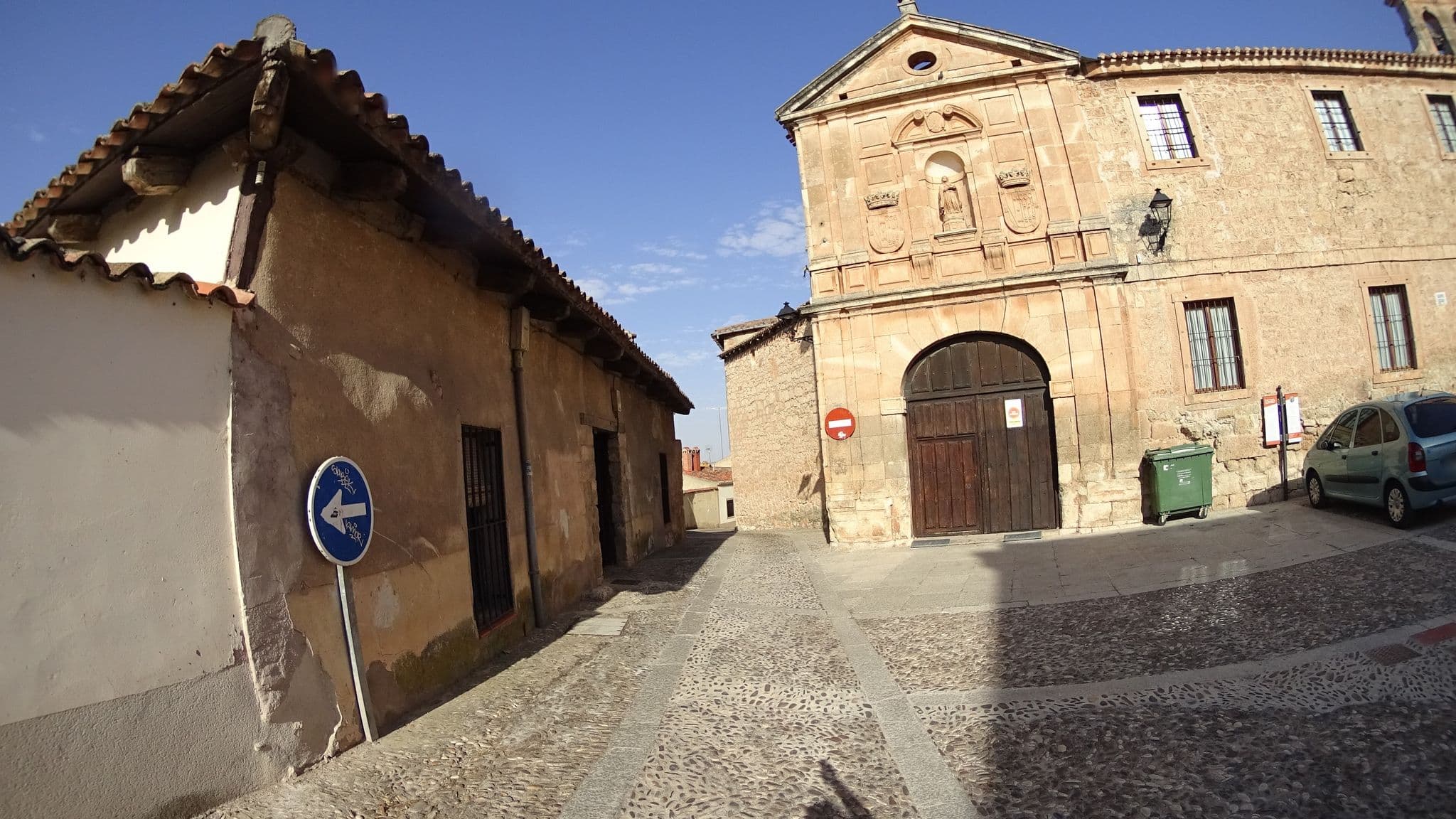 Street view near Hotel Villa de Lerma, Lerma — © robertogeb (CC BY-SA · Mapillary)
