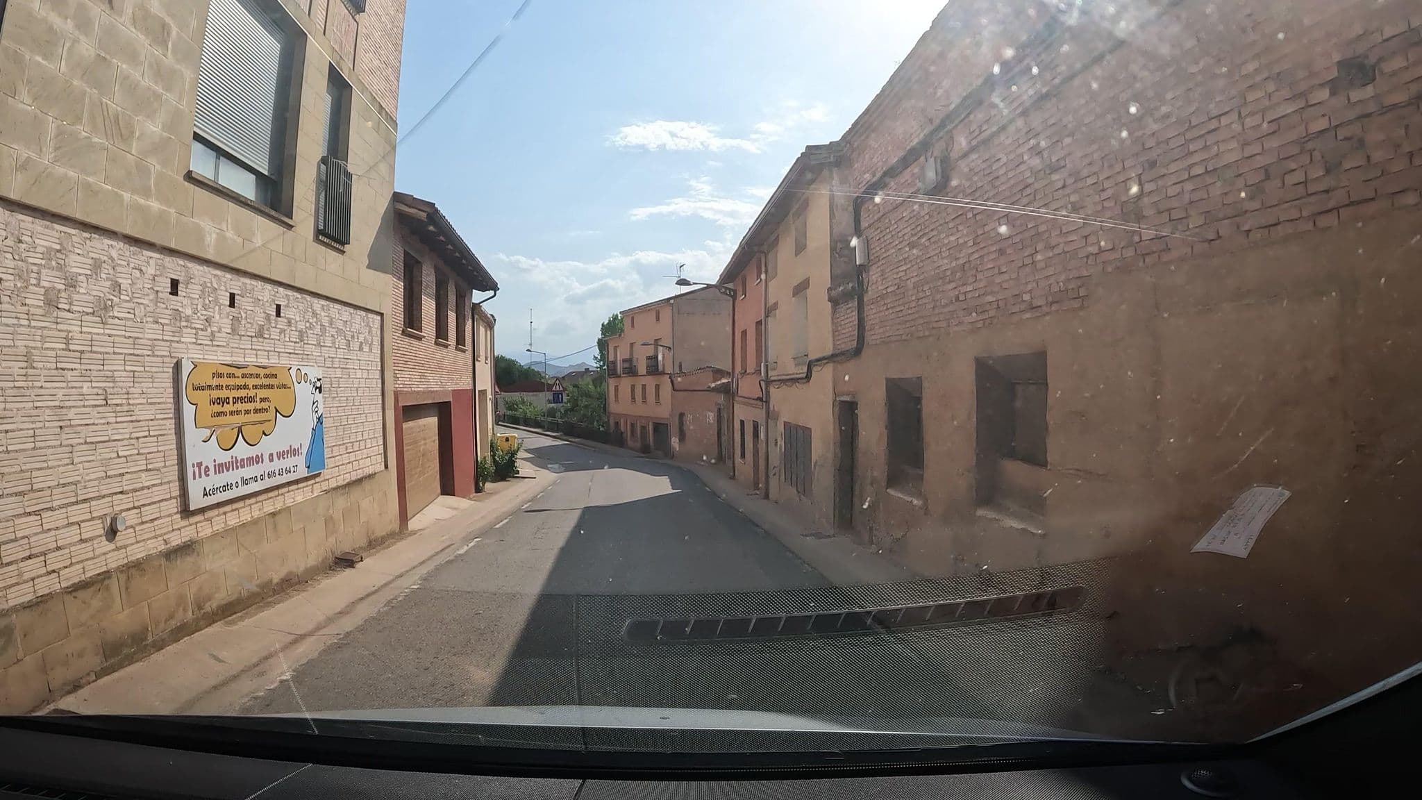 Street view near Casa Rural la Cigüeña, Nájera — © vinisa (CC BY-SA · Mapillary)