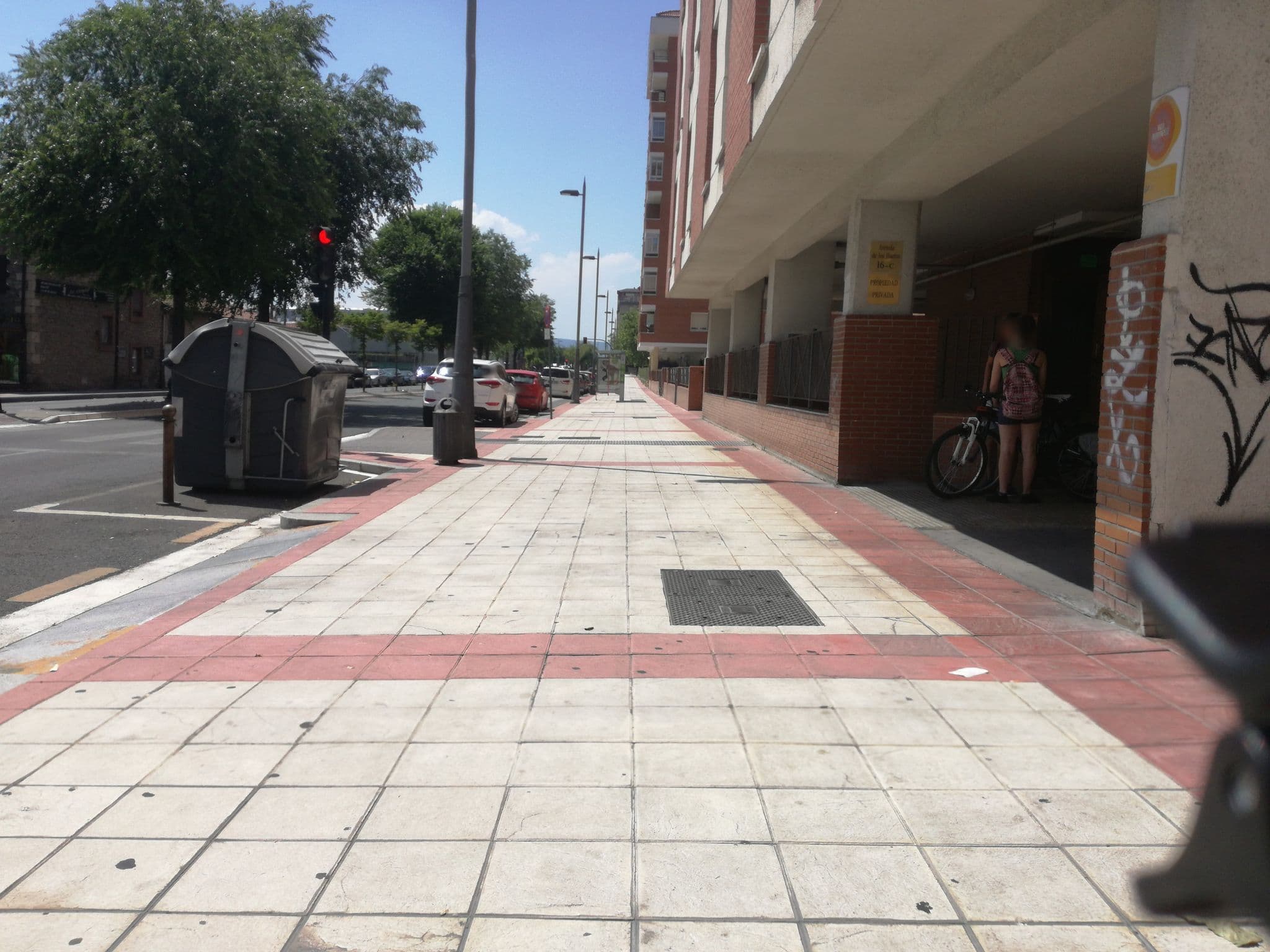 Street view near Hotel Araba, Gasteiz / Vitoria — © santi2222 (CC BY-SA · Mapillary)