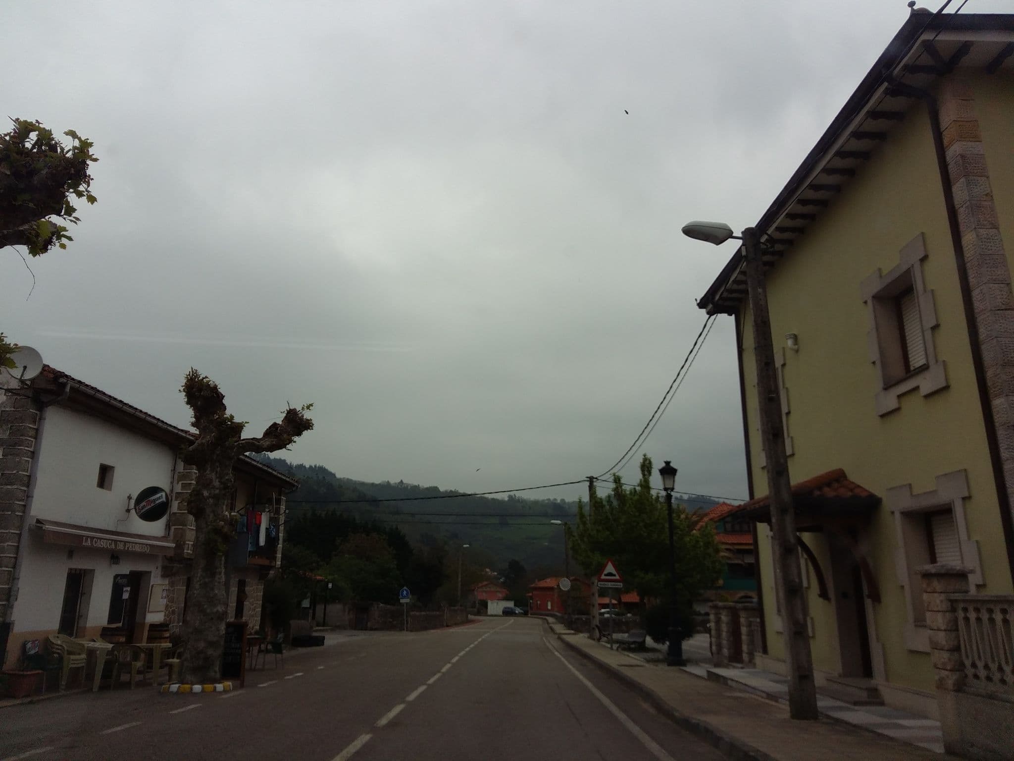 Street view near Apartamentos Rurales Pedredo, Arenas de Iguña — © egofer (CC BY-SA · Mapillary)