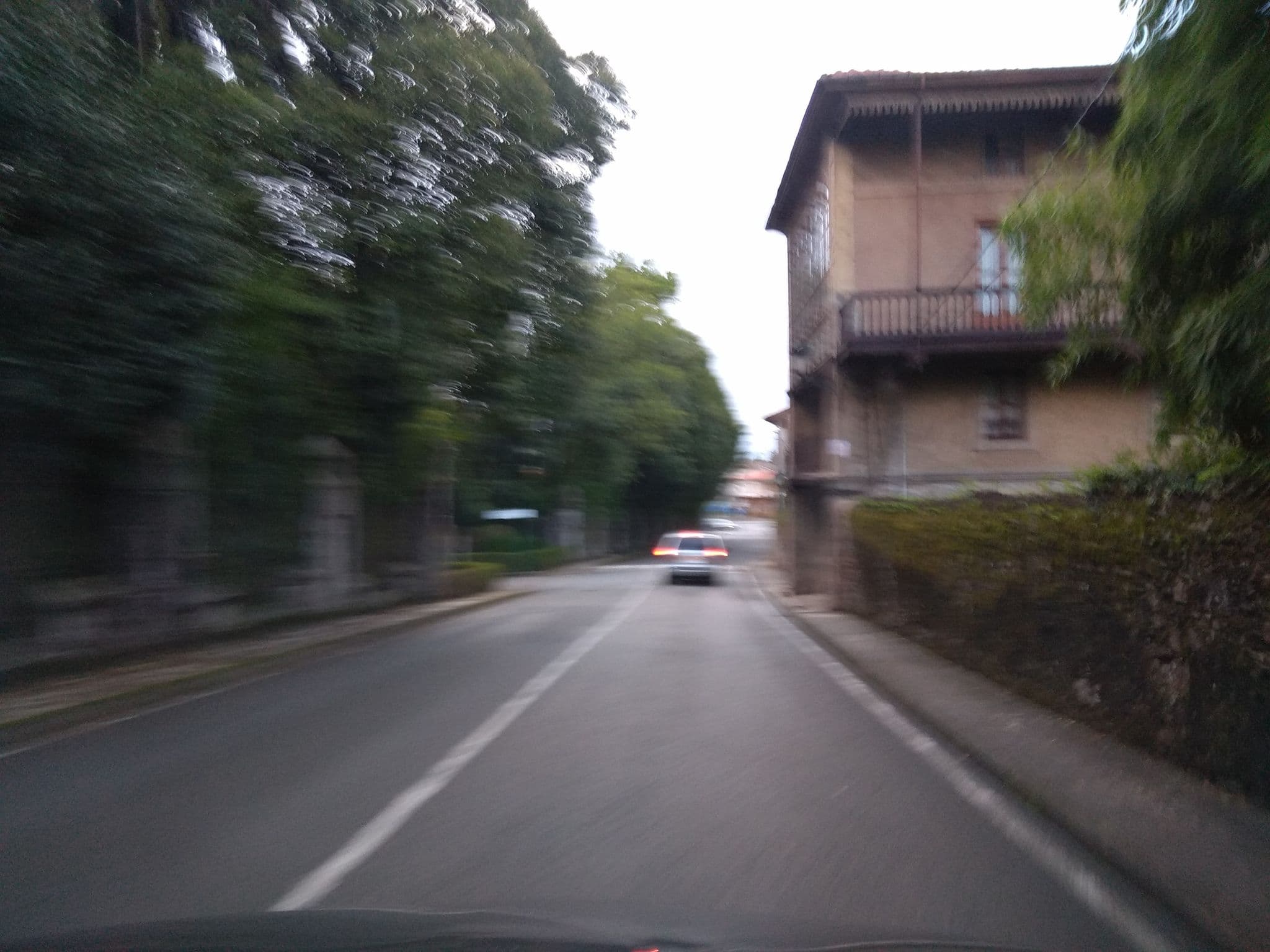 Street view near Parador de Limpias Palacio de Eguilior, Limpias — © egofer (CC BY-SA · Mapillary)