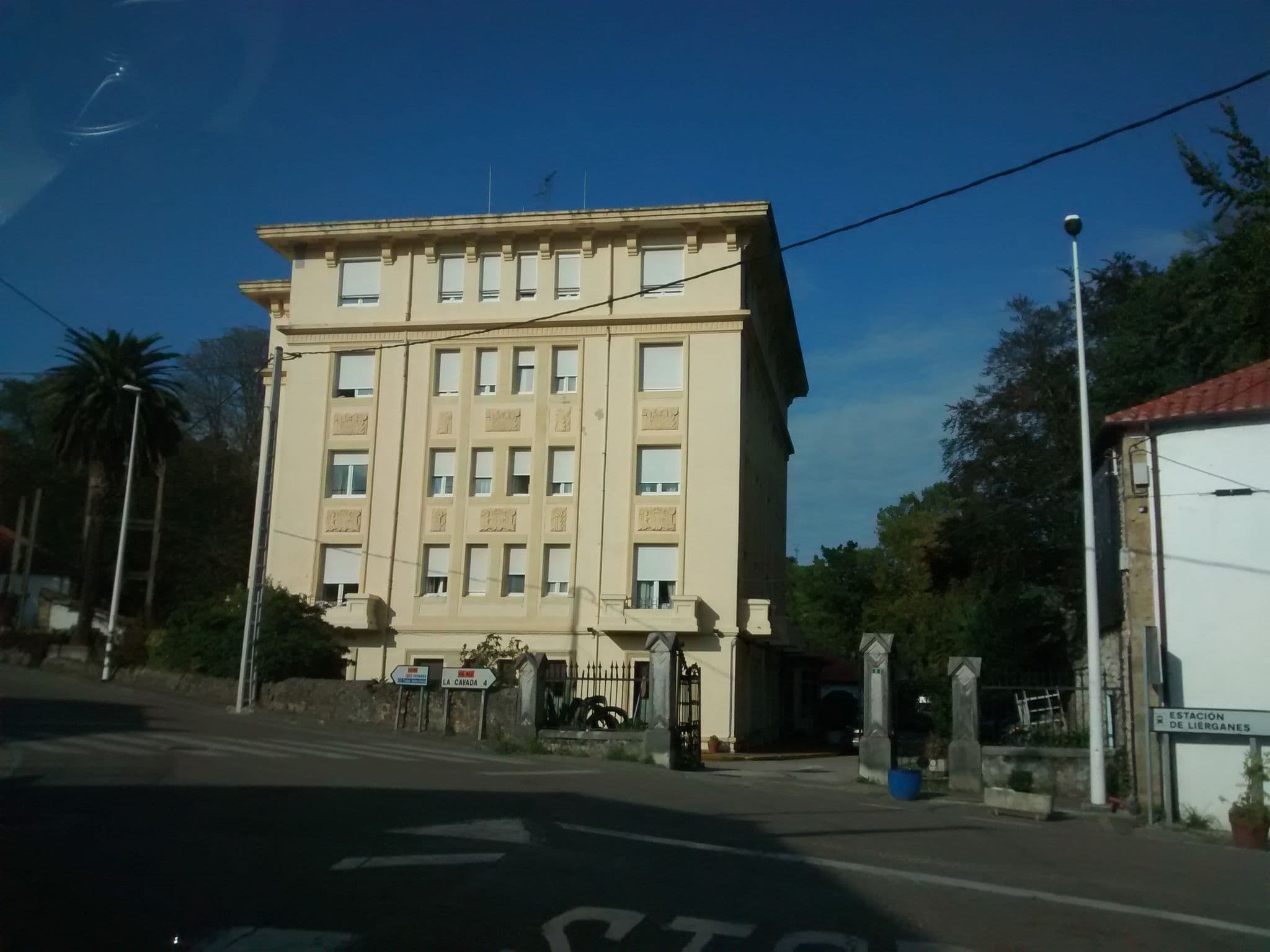 Street view near Hotel Termas de Liérganes, Penagos — © egofer (CC BY-SA · Mapillary)