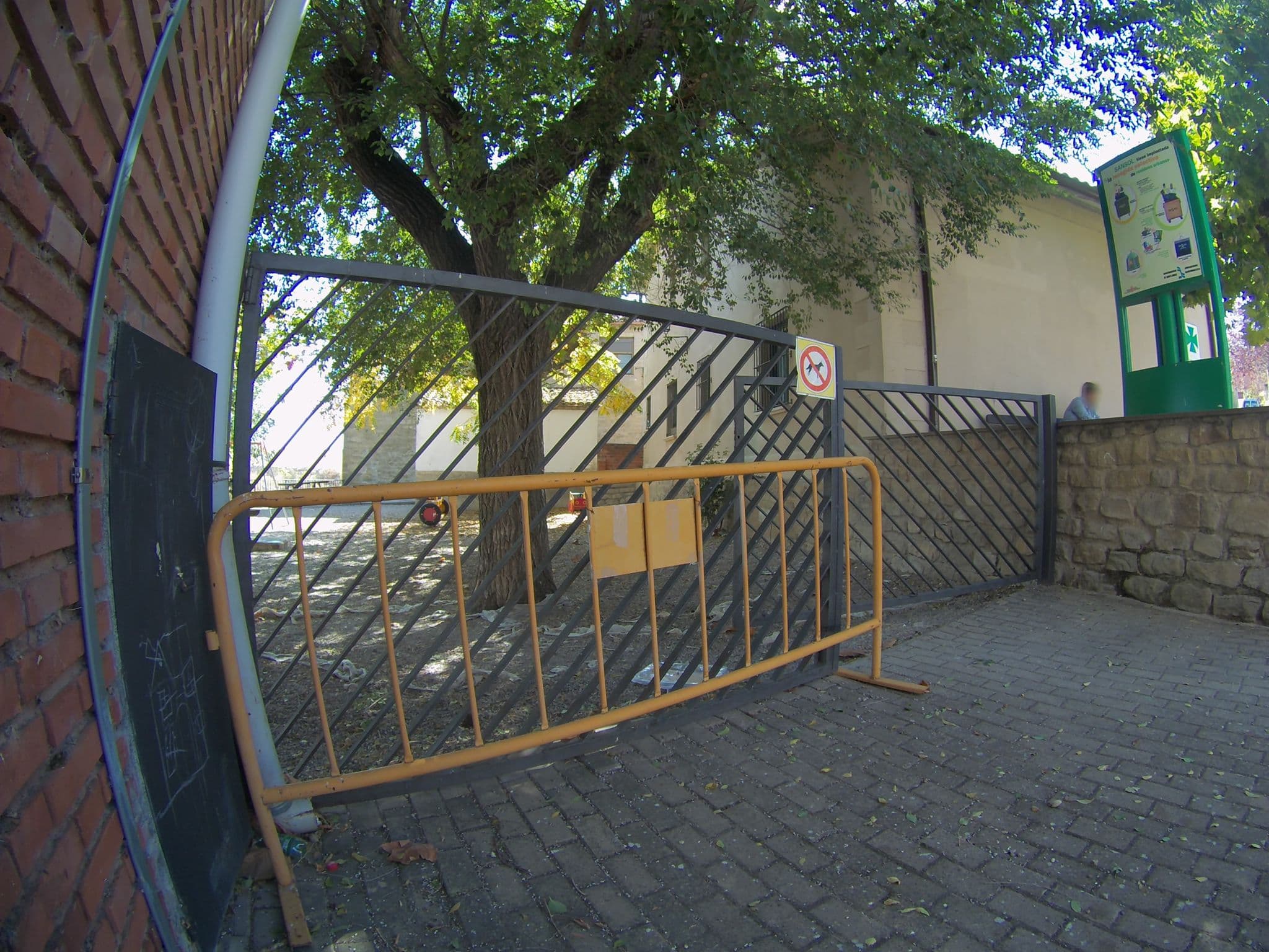 Street view near ALBERGUE SANSOL, Los Arcos — © camperxr (CC BY-SA · Mapillary)