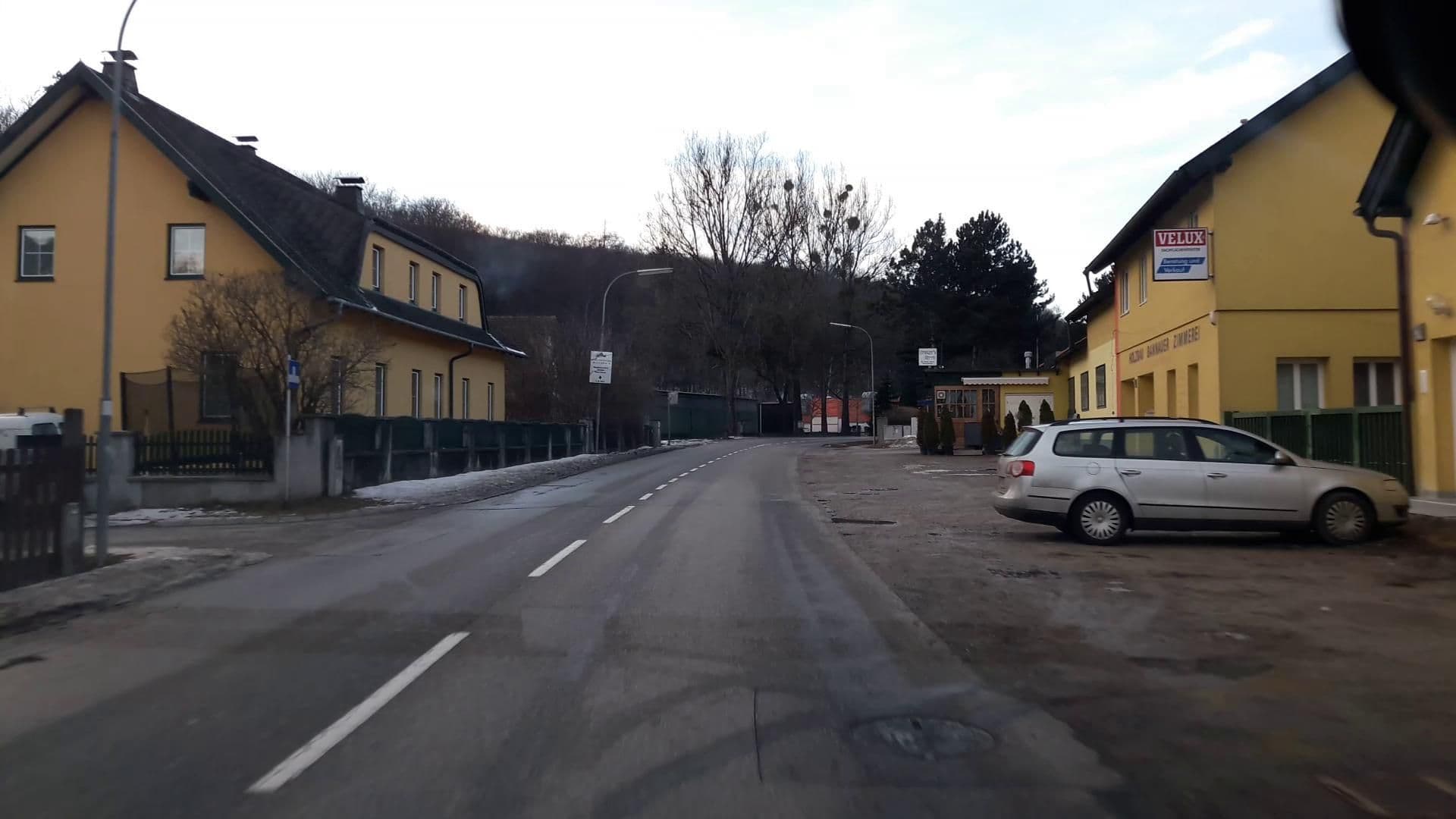 Street view near Handwerker Pension, Mauerbach — © stefan147 (CC BY-SA · Mapillary)