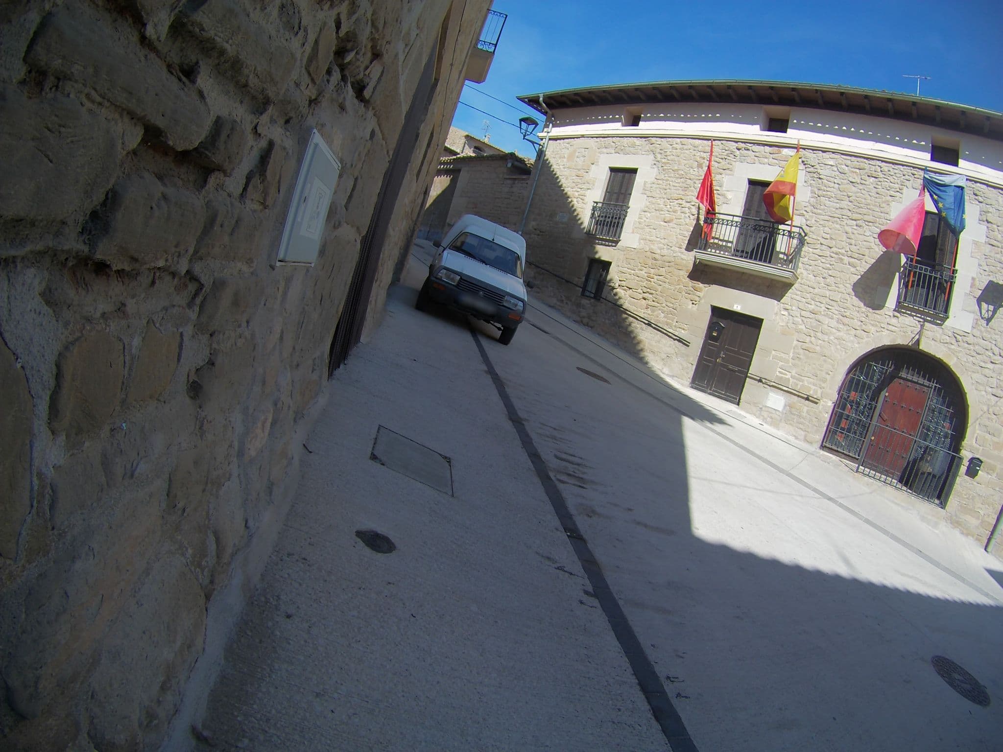Street view near Albergue De Peregrinos, Los Arcos — © camperxr (CC BY-SA · Mapillary)