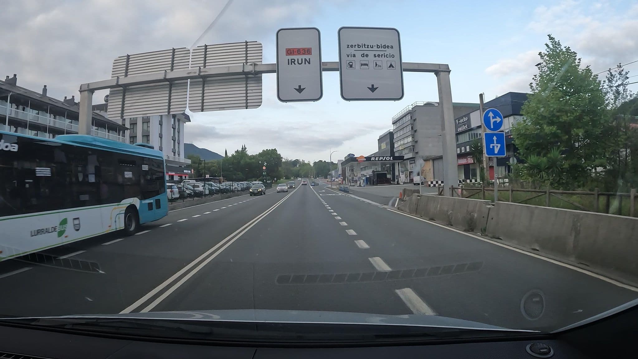 Street view near B&B Hotel Donostia Aeropuerto, Lezo — © vinisa (CC BY-SA · Mapillary)