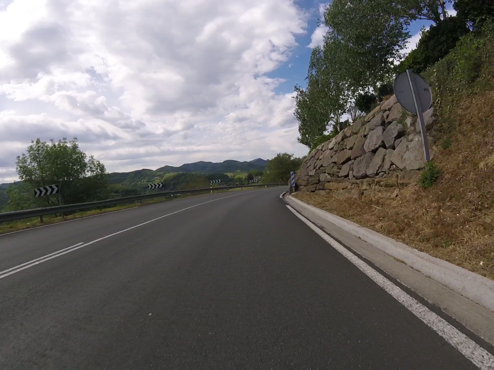Street view near Hotel Gurutze Berri, Lezo — © mikelo (CC BY-SA · Mapillary)