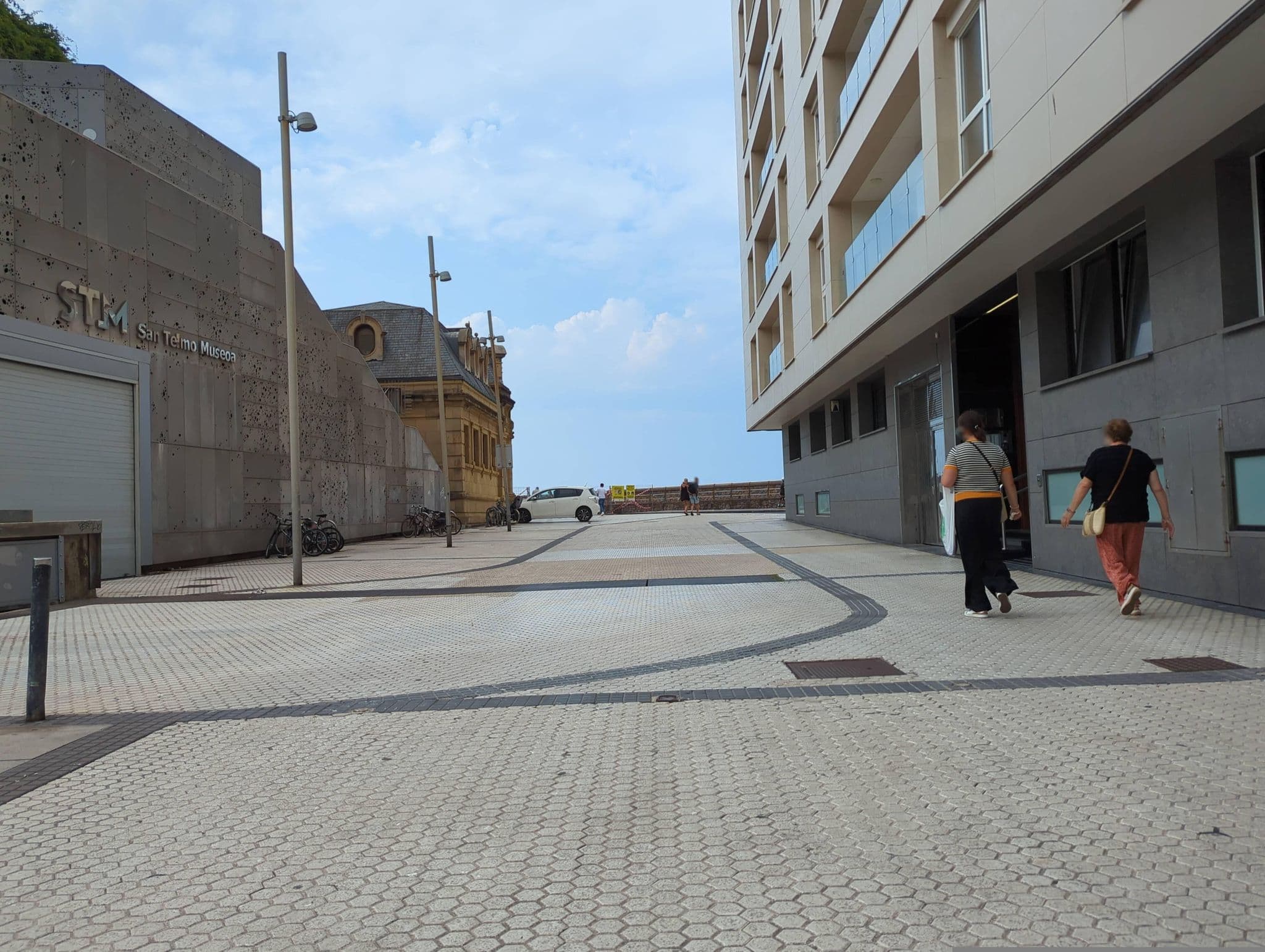 Street view near Pensión Itxasoa, Donostia / San Sebastián — © miguel_andrade (CC BY-SA · Mapillary)
