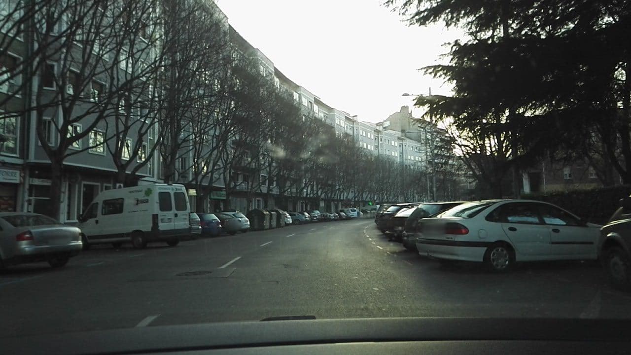Street view near Icelux Professional, Segundo Ensanche — © airotz (CC BY-SA · Mapillary)