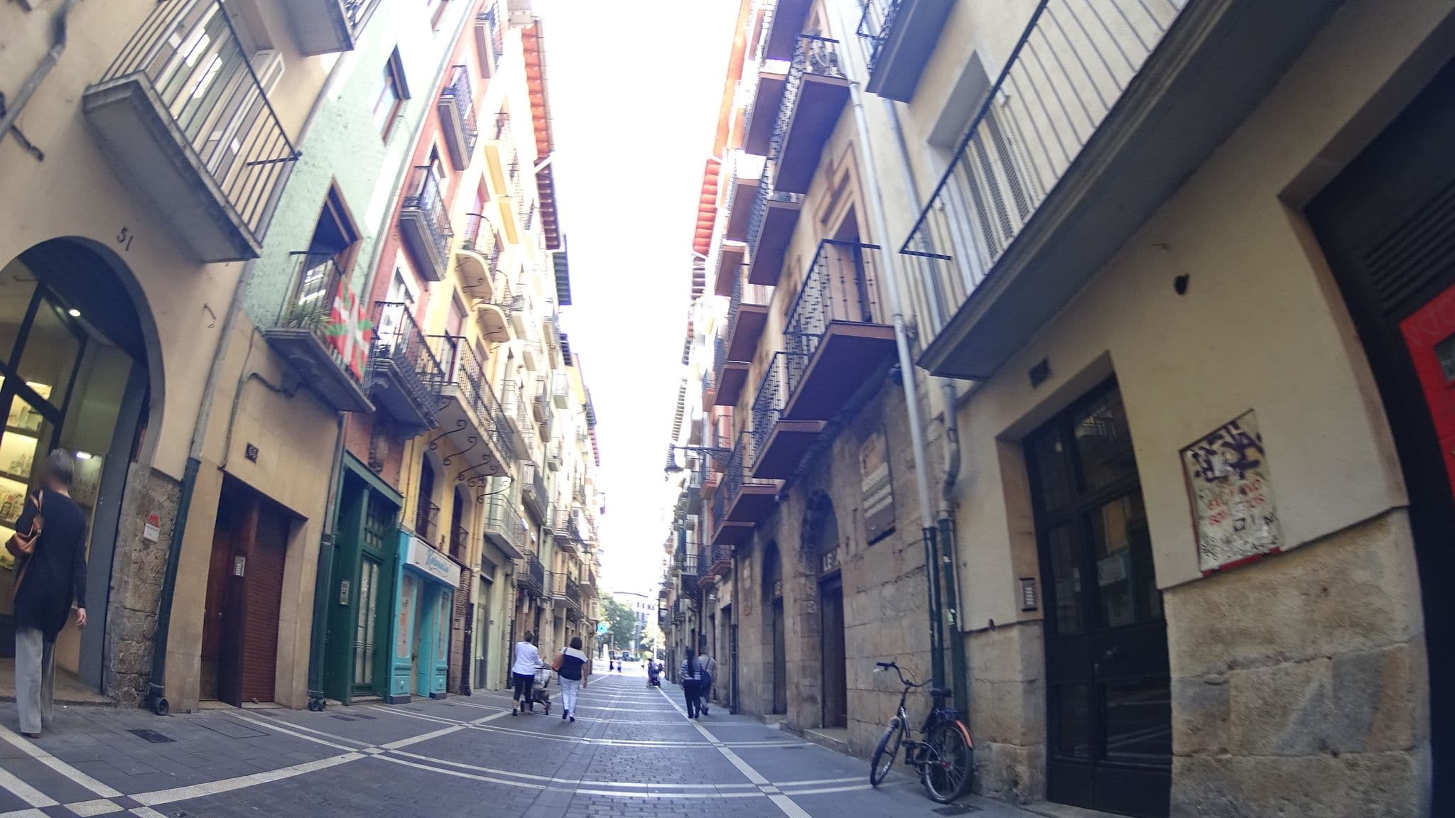 Street view near Apartamento Berria, Primer Ensanche — © robertogeb (CC BY-SA · Mapillary)