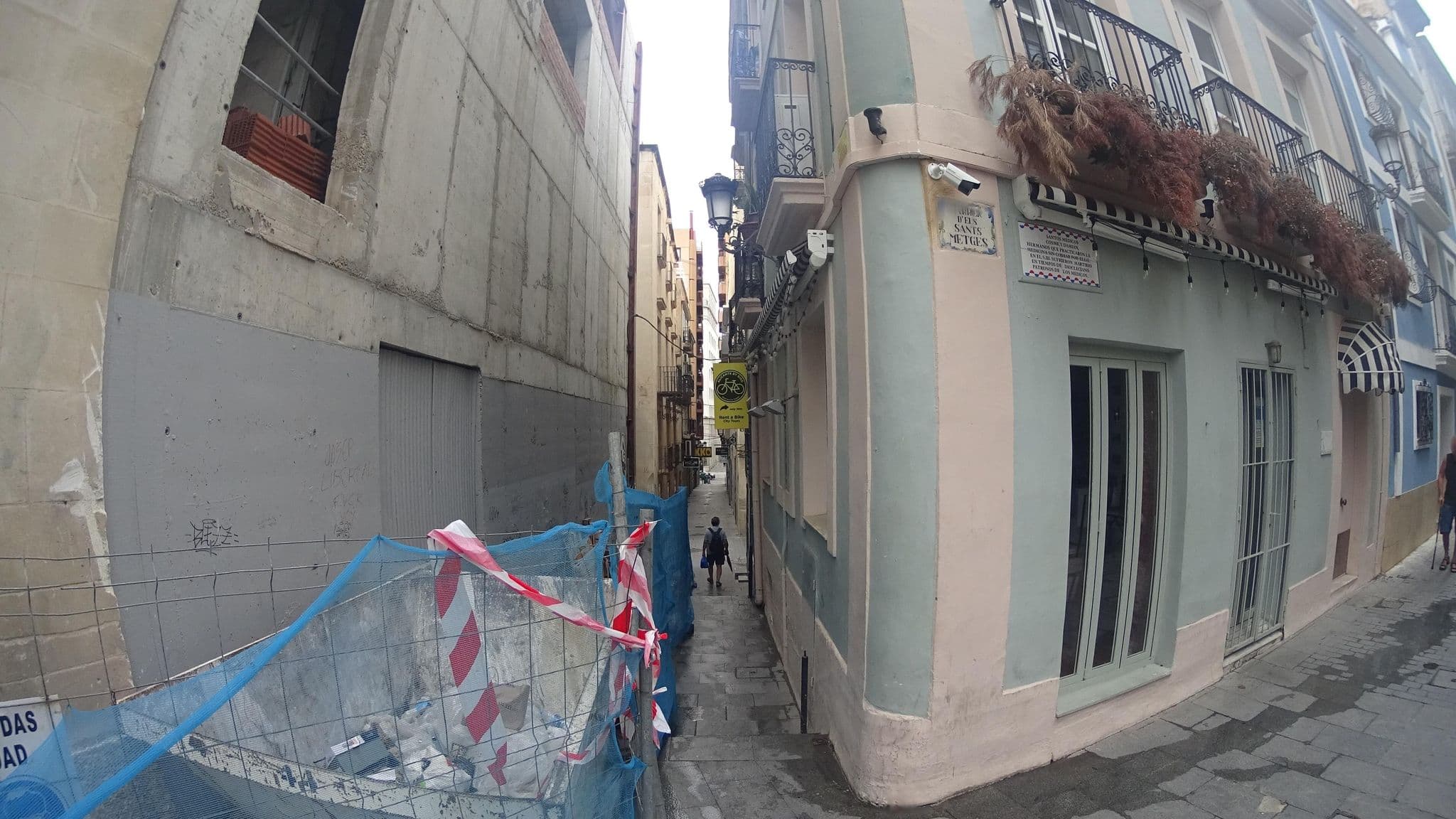 Street view near Palm House, Alicante — © robertogeb (CC BY-SA · Mapillary)