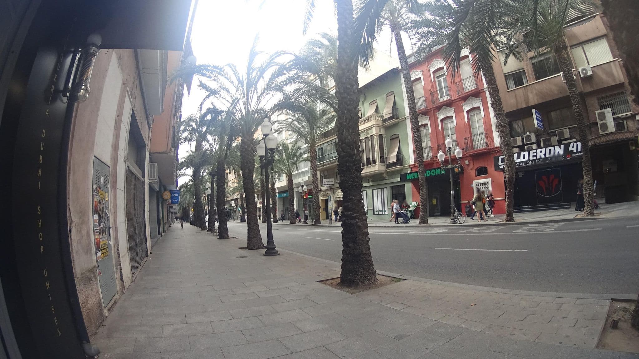 Street view near Easy Lounge, Alicante — © robertogeb (CC BY-SA · Mapillary)