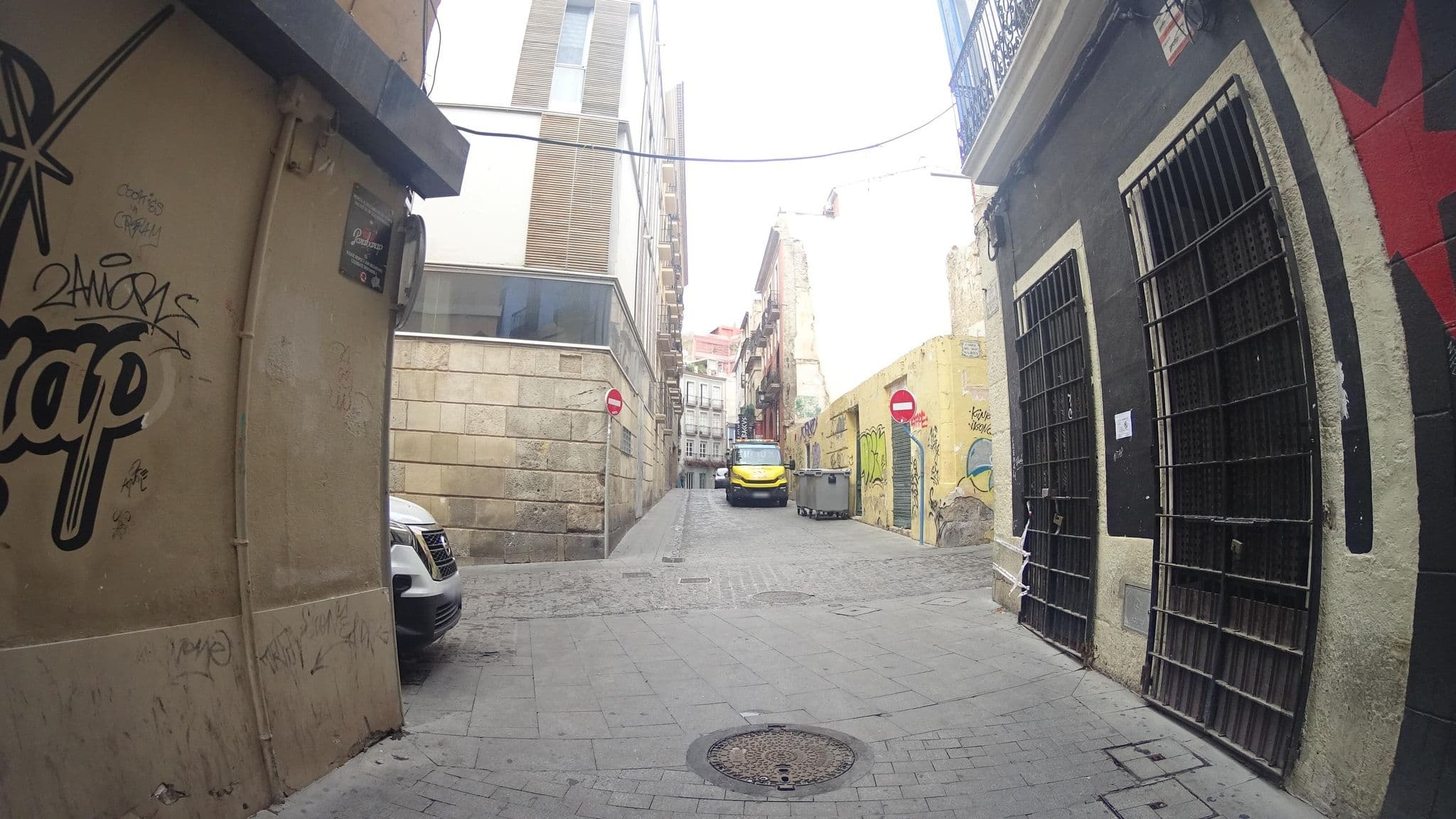 Street view near Acasa Rental Apartment, Alicante — © robertogeb (CC BY-SA · Mapillary)