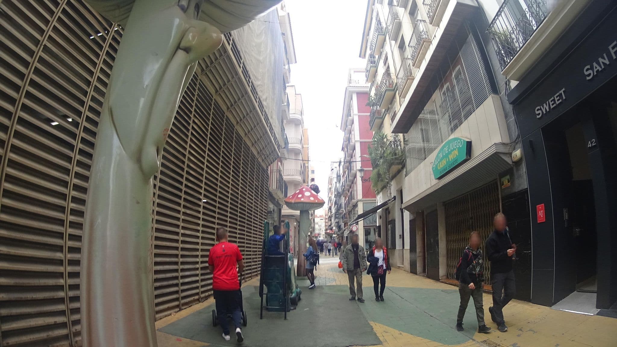 Street view near Hostal Casa del Mar, Alicante — © robertogeb (CC BY-SA · Mapillary)