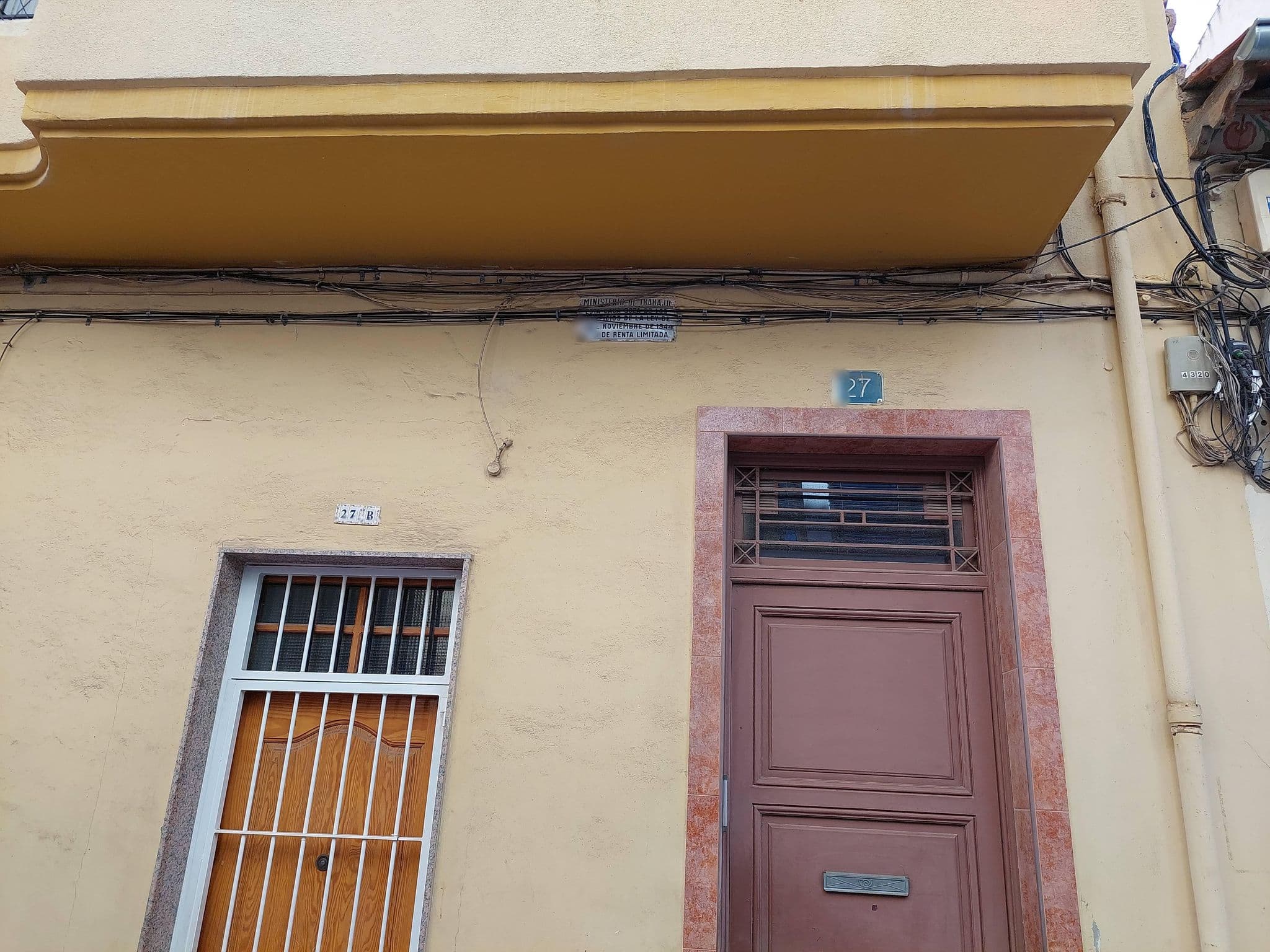 Street view near Hostal Número Trece, Alicante — © robertogeb (CC BY-SA · Mapillary)