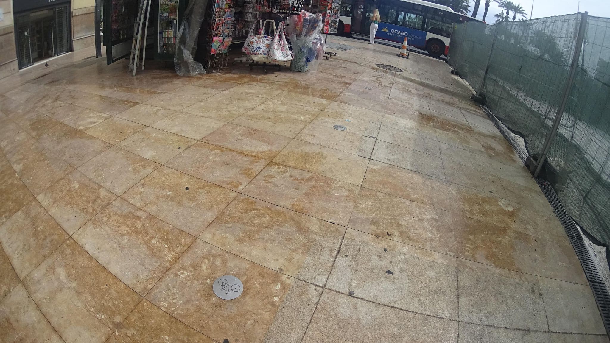 Street view near Palas Hotel, Alicante — © robertogeb (CC BY-SA · Mapillary)