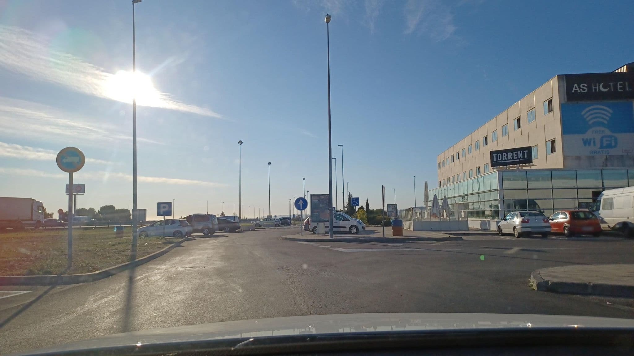 Street view near Ashotel Torrent, Torrent — © normanm (CC BY-SA · Mapillary)