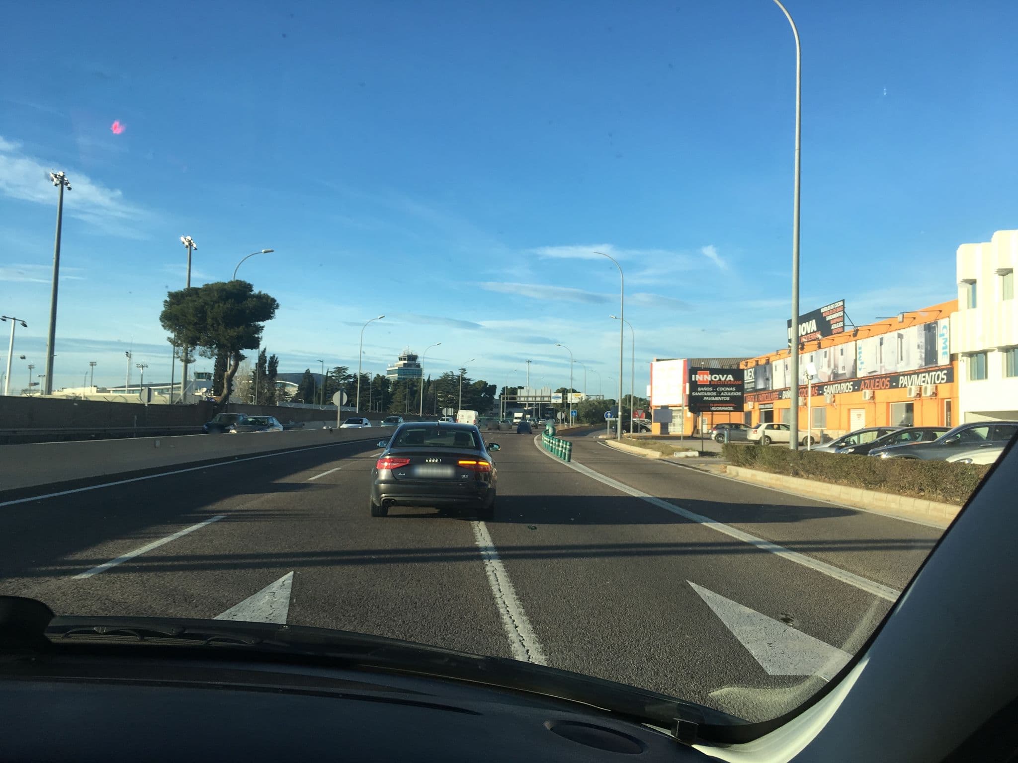 Street view near Tryp Azafata, Manises — © invalid_mly_uname_0045 (CC BY-SA · Mapillary)