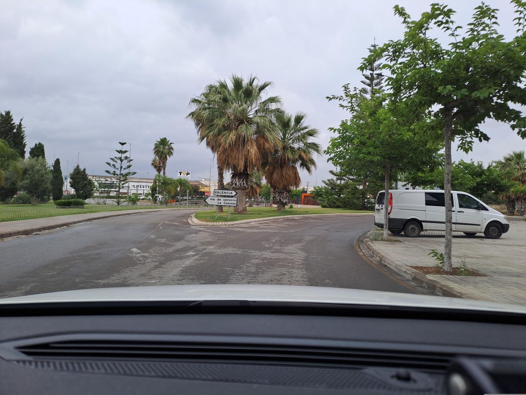 Street view near Hotel Táctica by C&R, Paterna — © normanm (CC BY-SA · Mapillary)