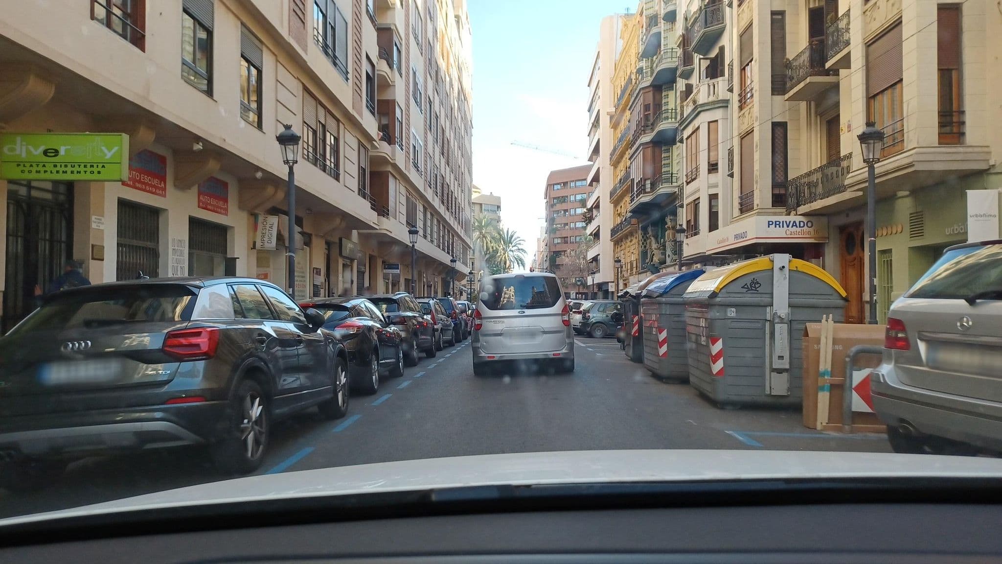 Street view near Friendly Rentals Strauss, Valencia — © normanm (CC BY-SA · Mapillary)